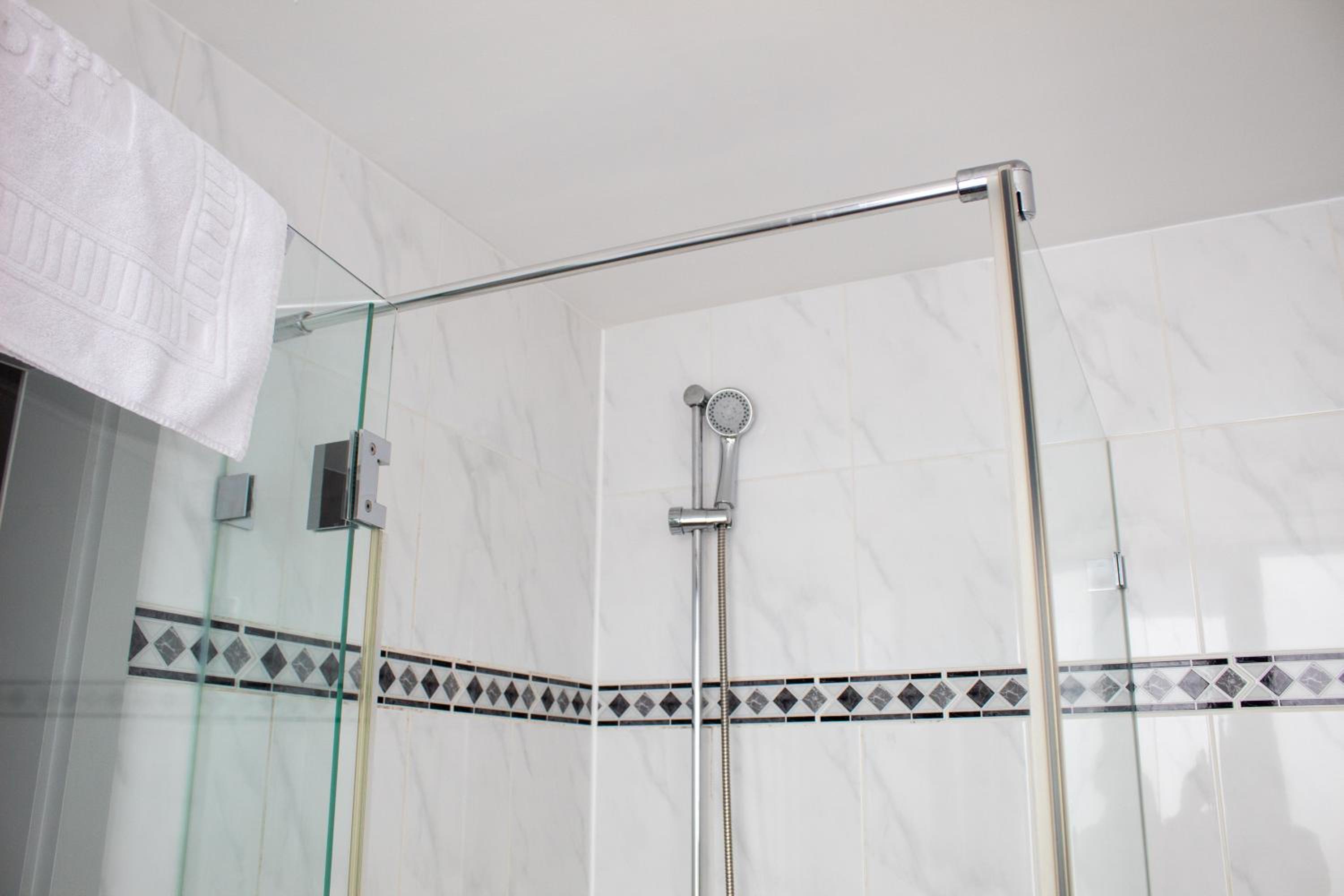 Deluxe Double Room with Balcony - Photo 4