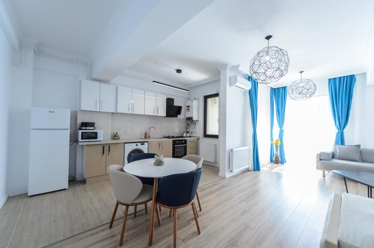 Family One-Bedroom Apartment with Balcony photo 2