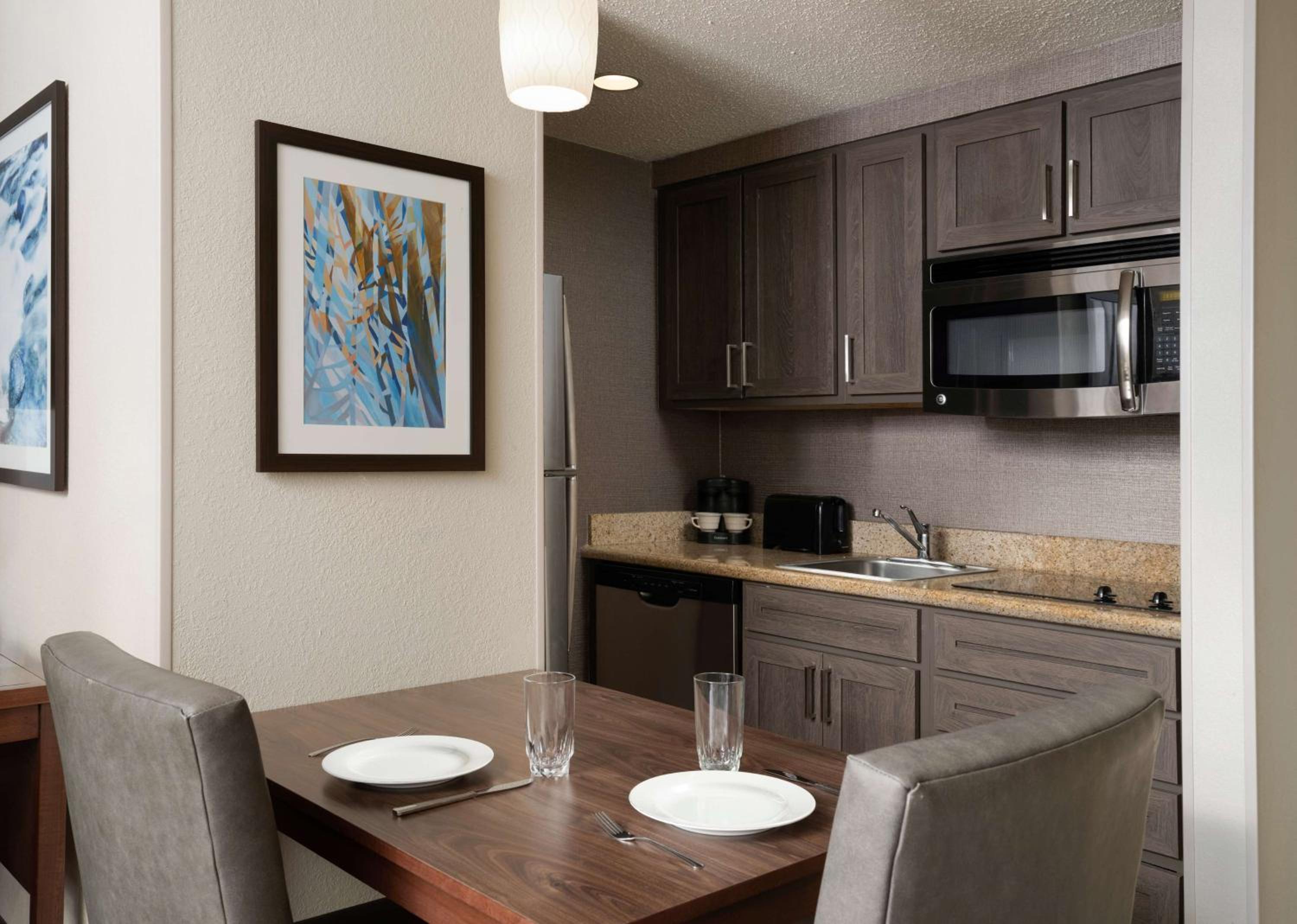 One-Bedroom King Suite - Non-Smoking - Photo 7