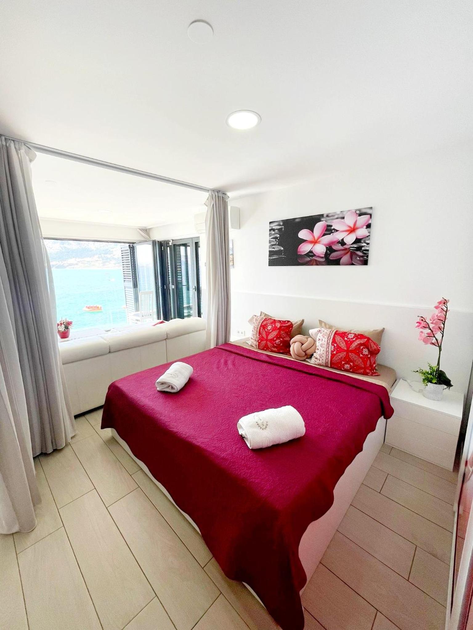 Deluxe Studio with Sea View photo 3