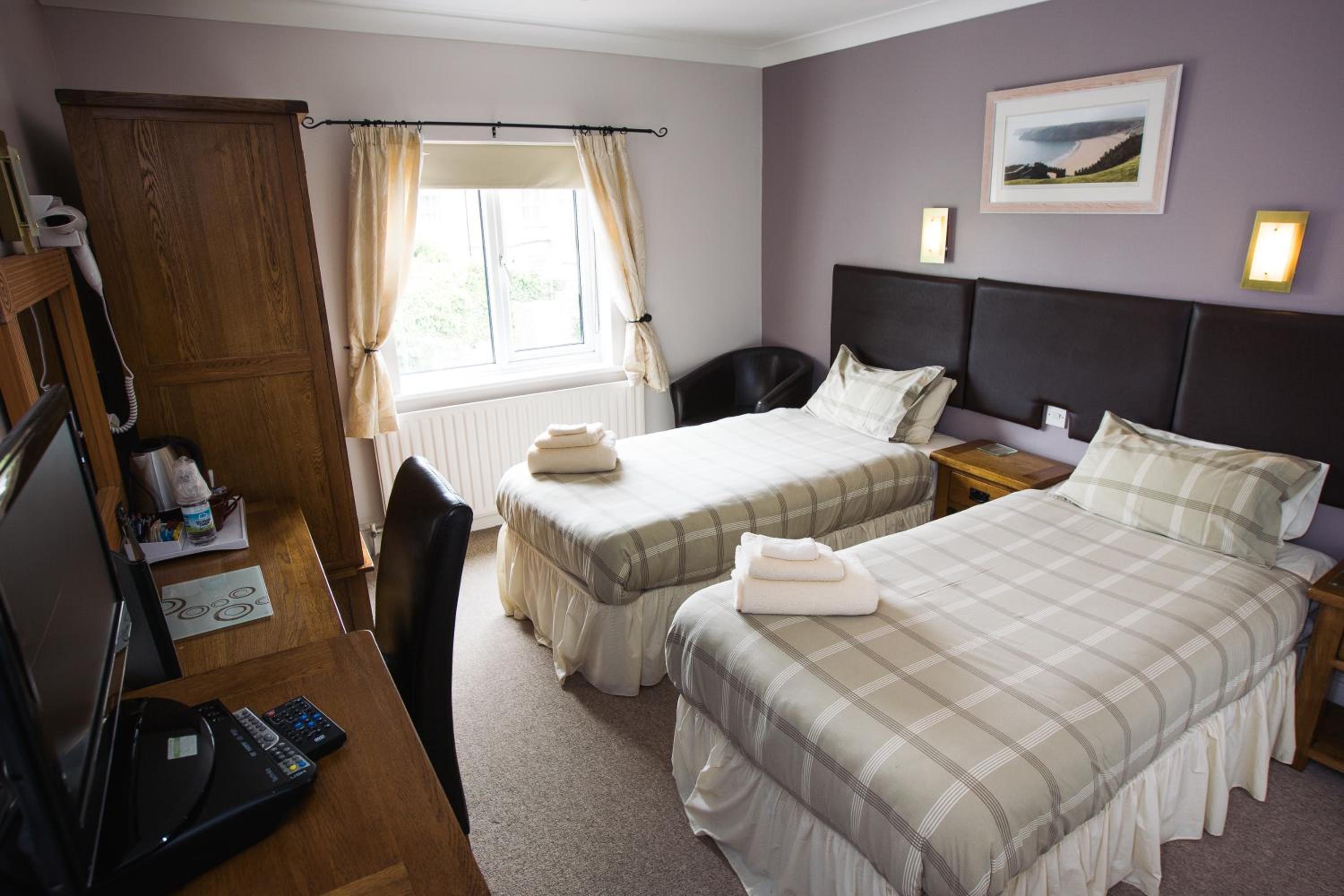 Double or Twin Room photo 3