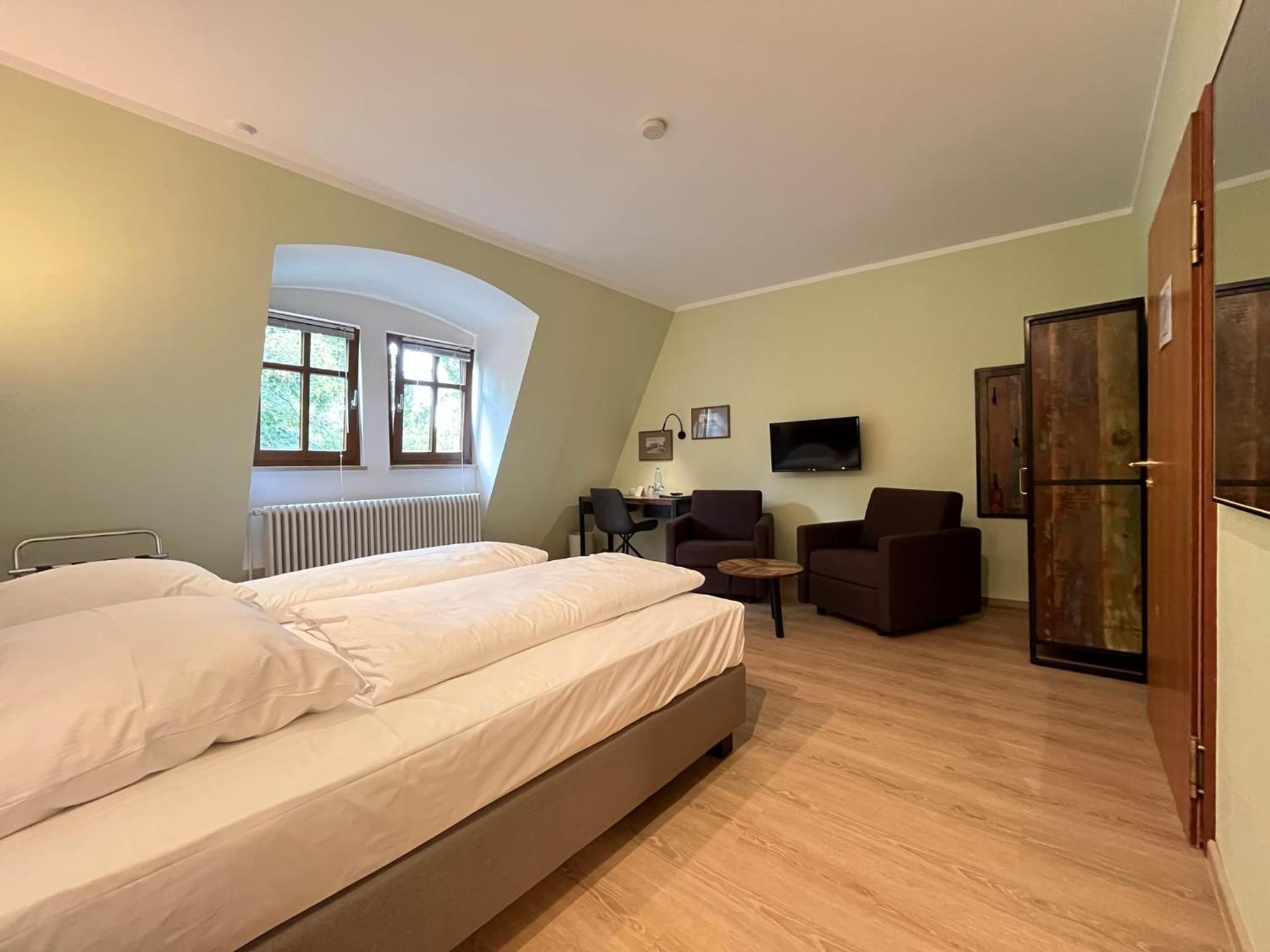 Double Room - Photo 9