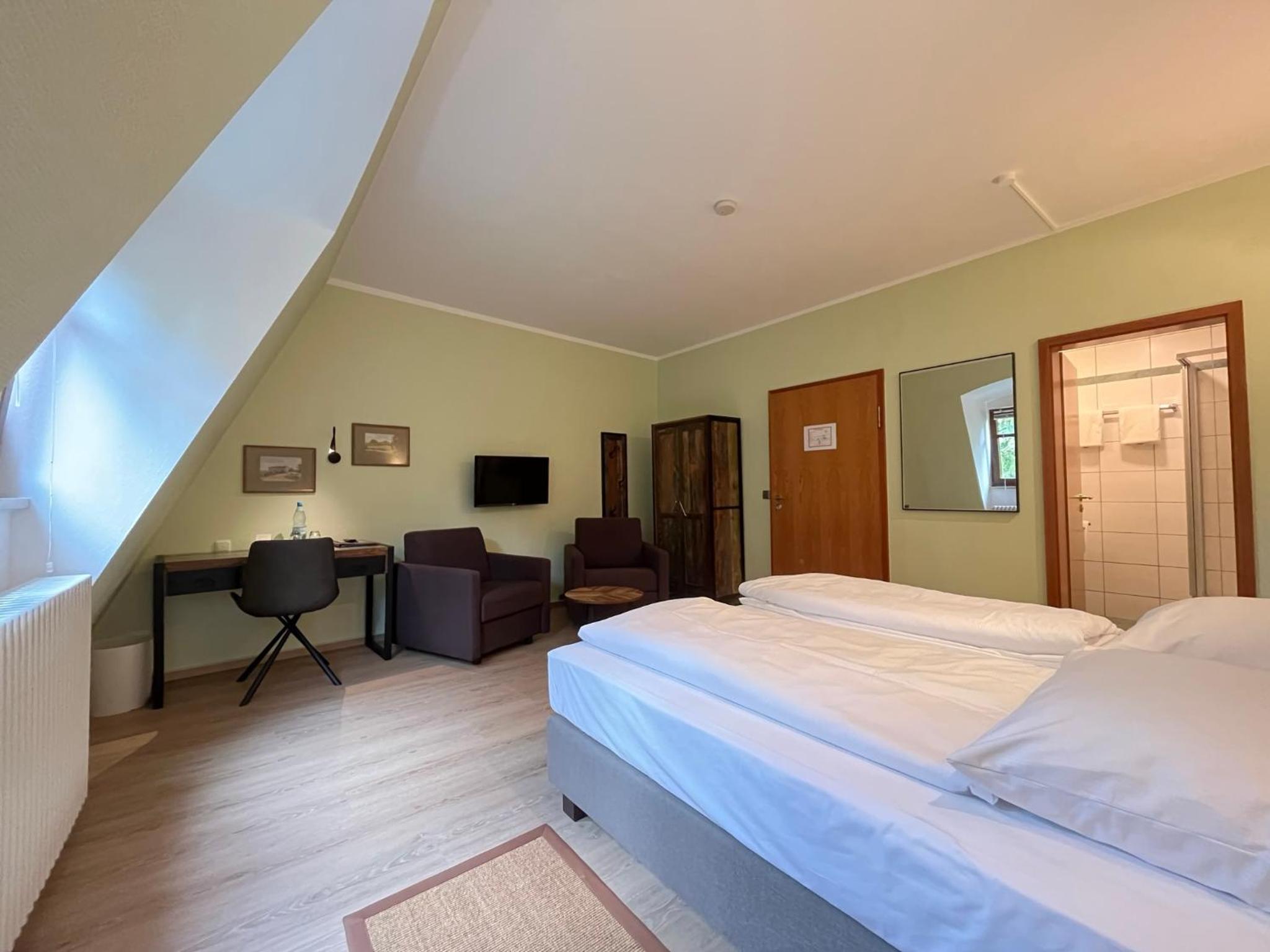 Double Room - Photo 10