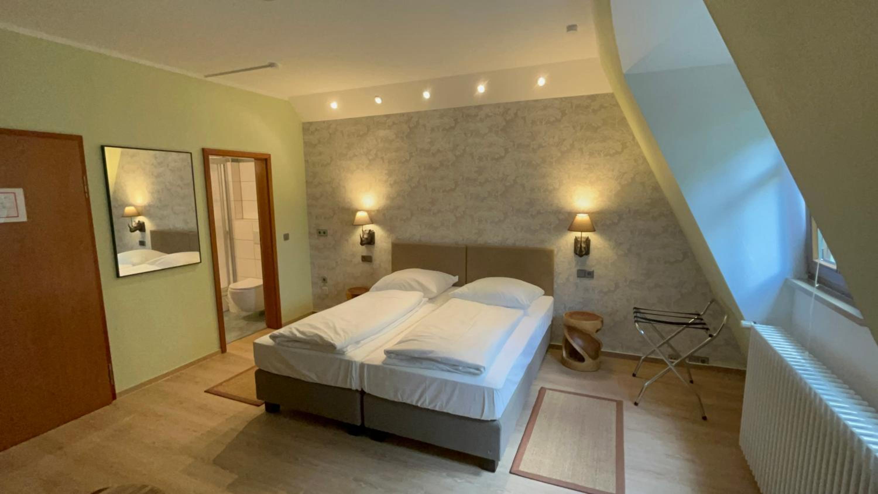 Double Room - Photo 11