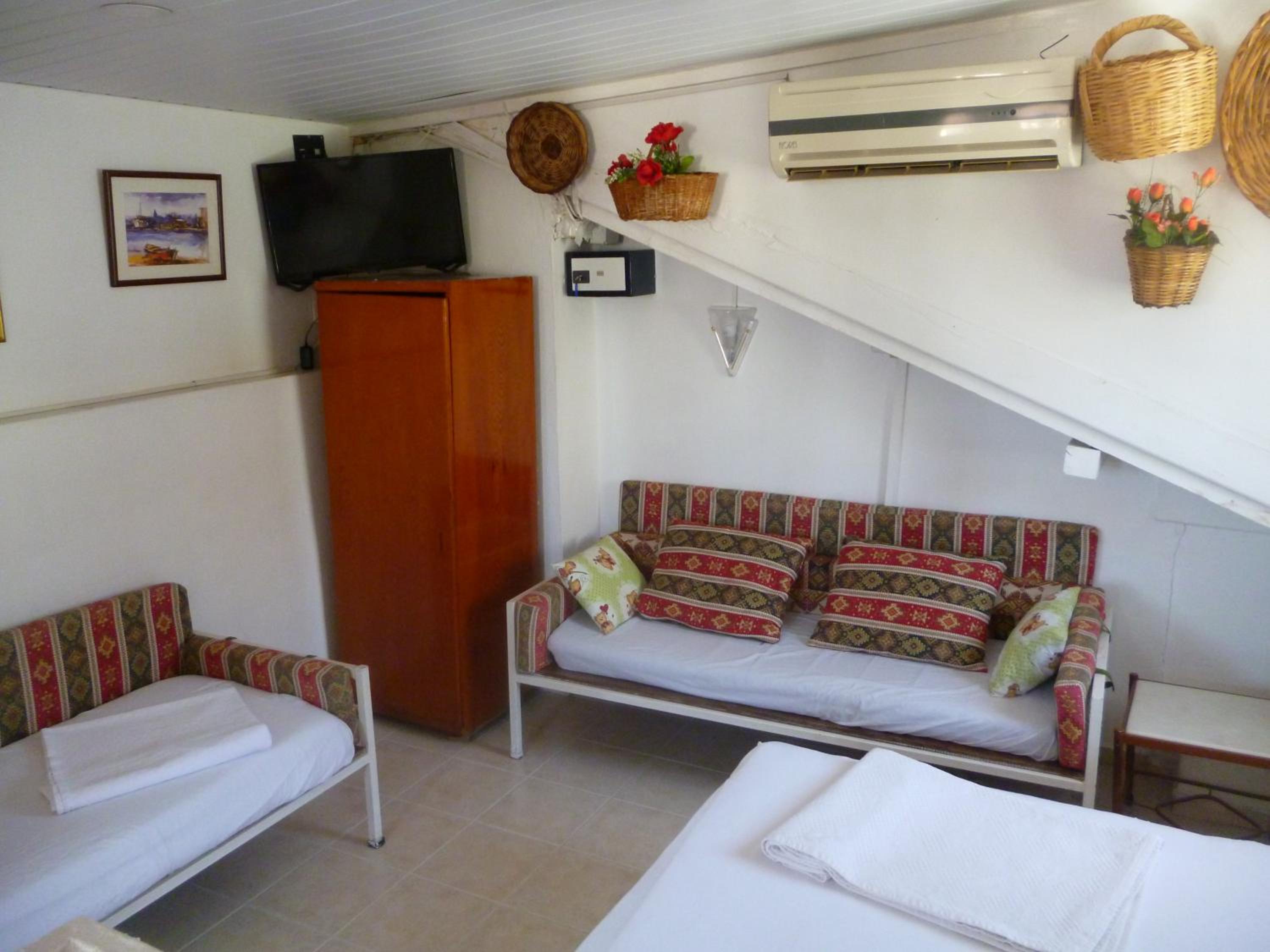 Triple Room with Terrace