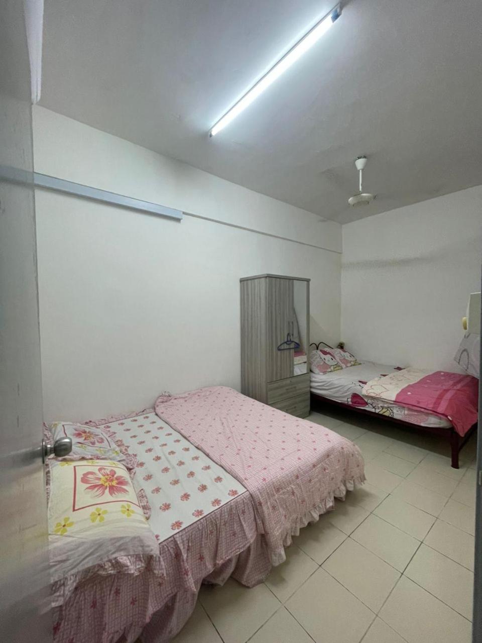 Three-Bedroom Apartment photo 2
