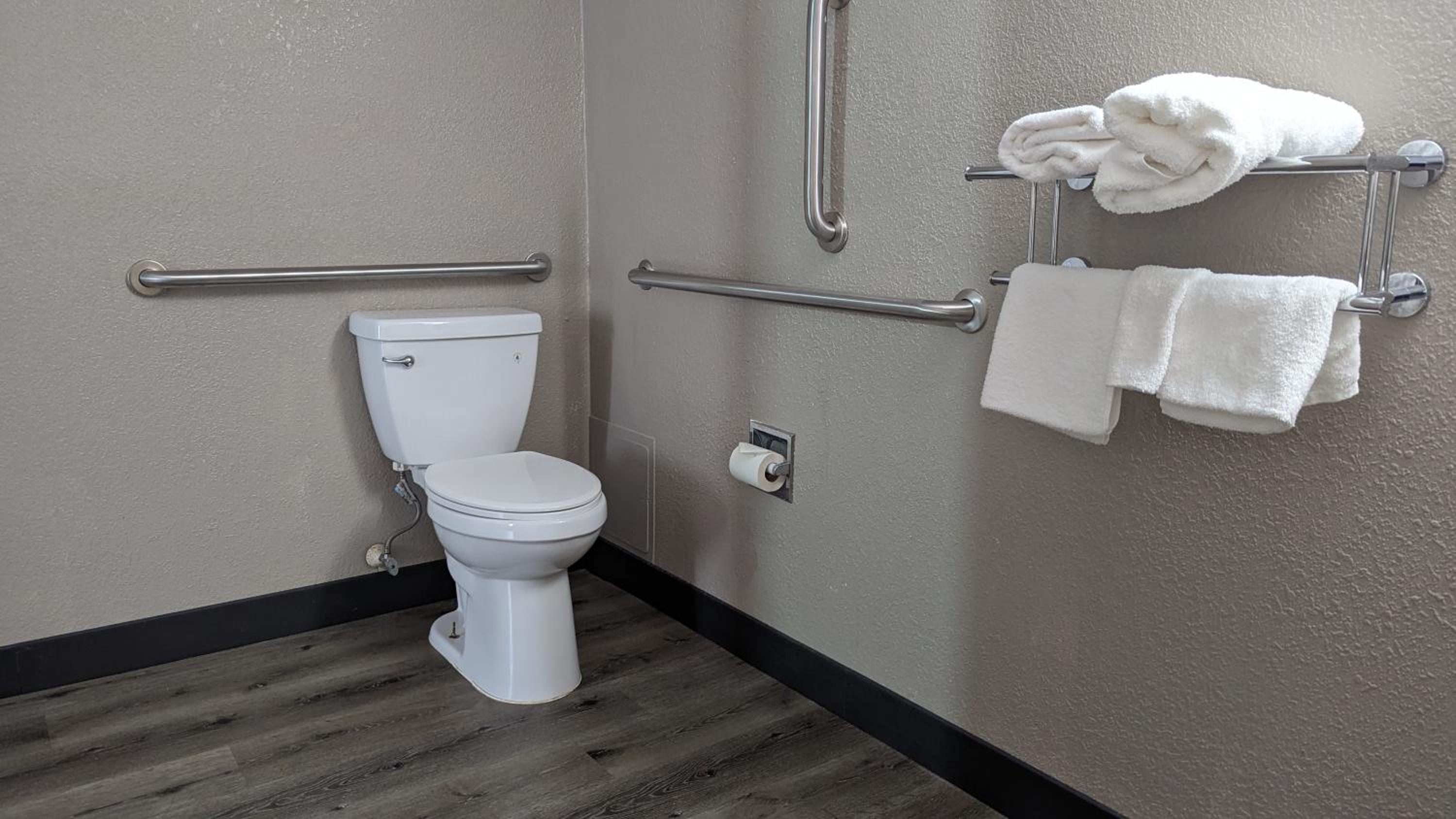 Double Room - Disability Access photo 3