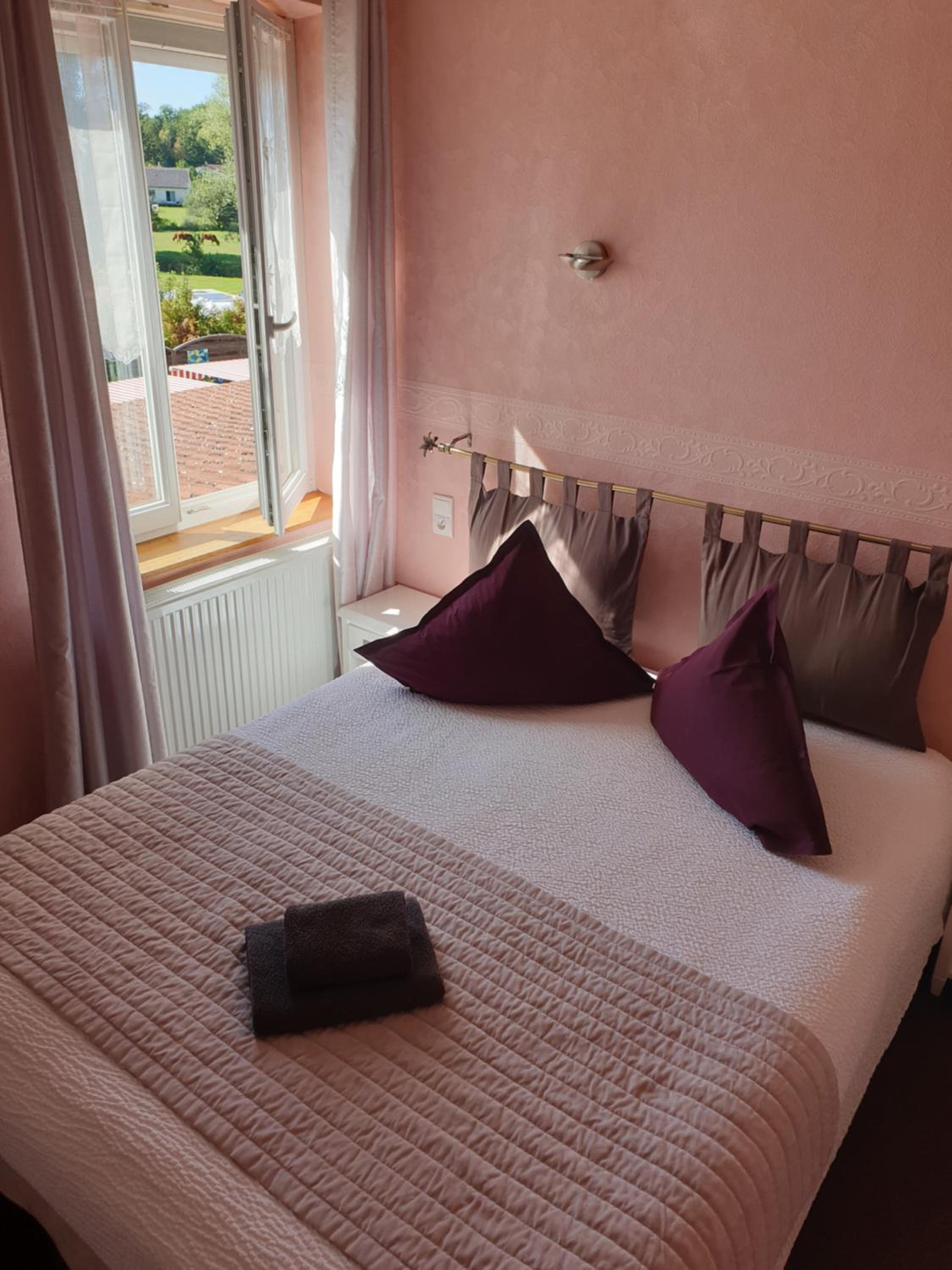 Standard Double Room - Photo 6