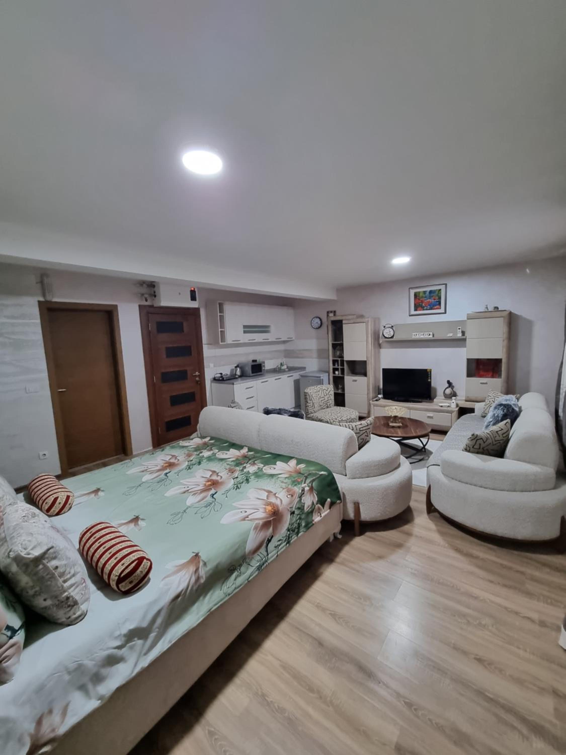 Apartment photo 3