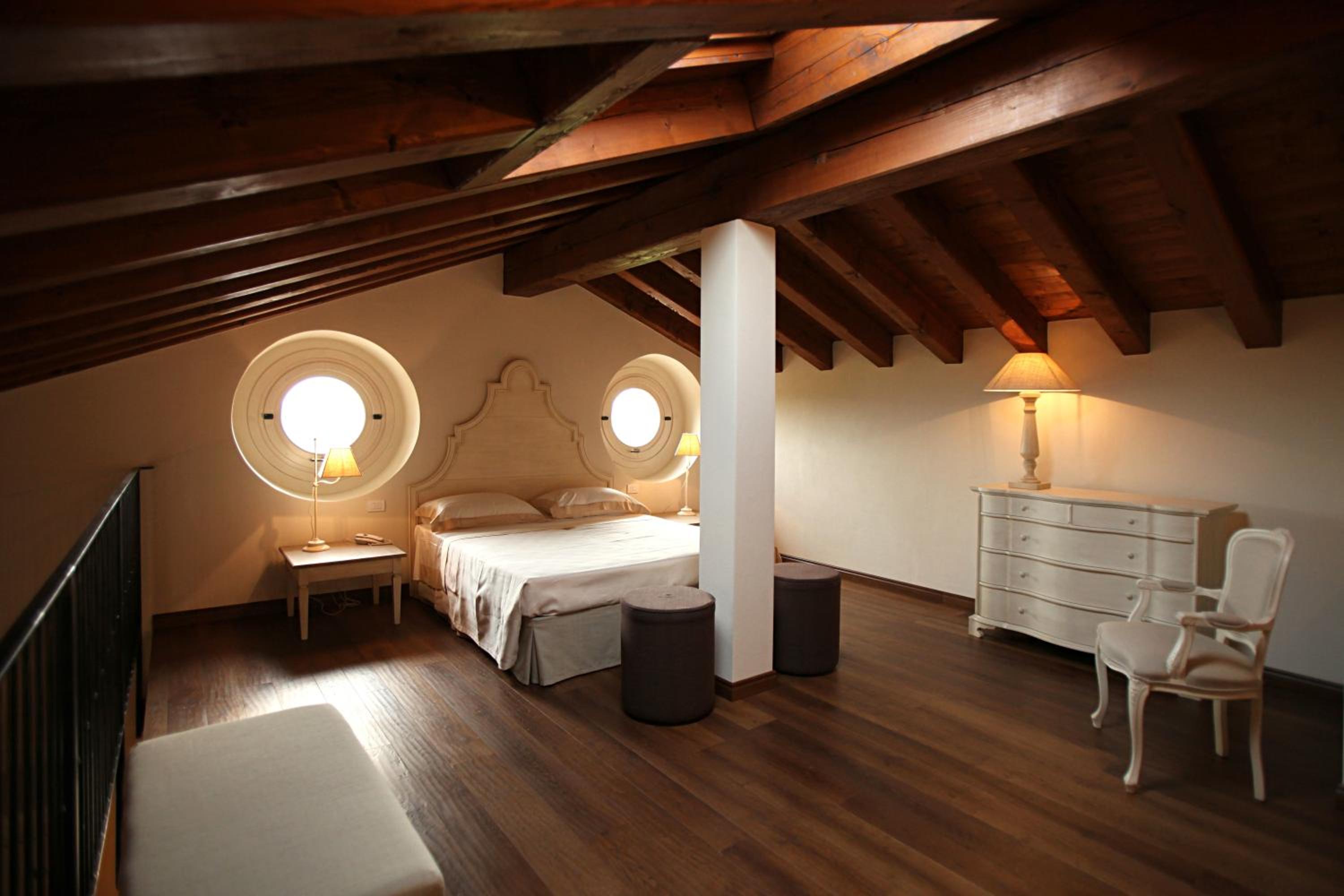 Suite - Split Level photo 1