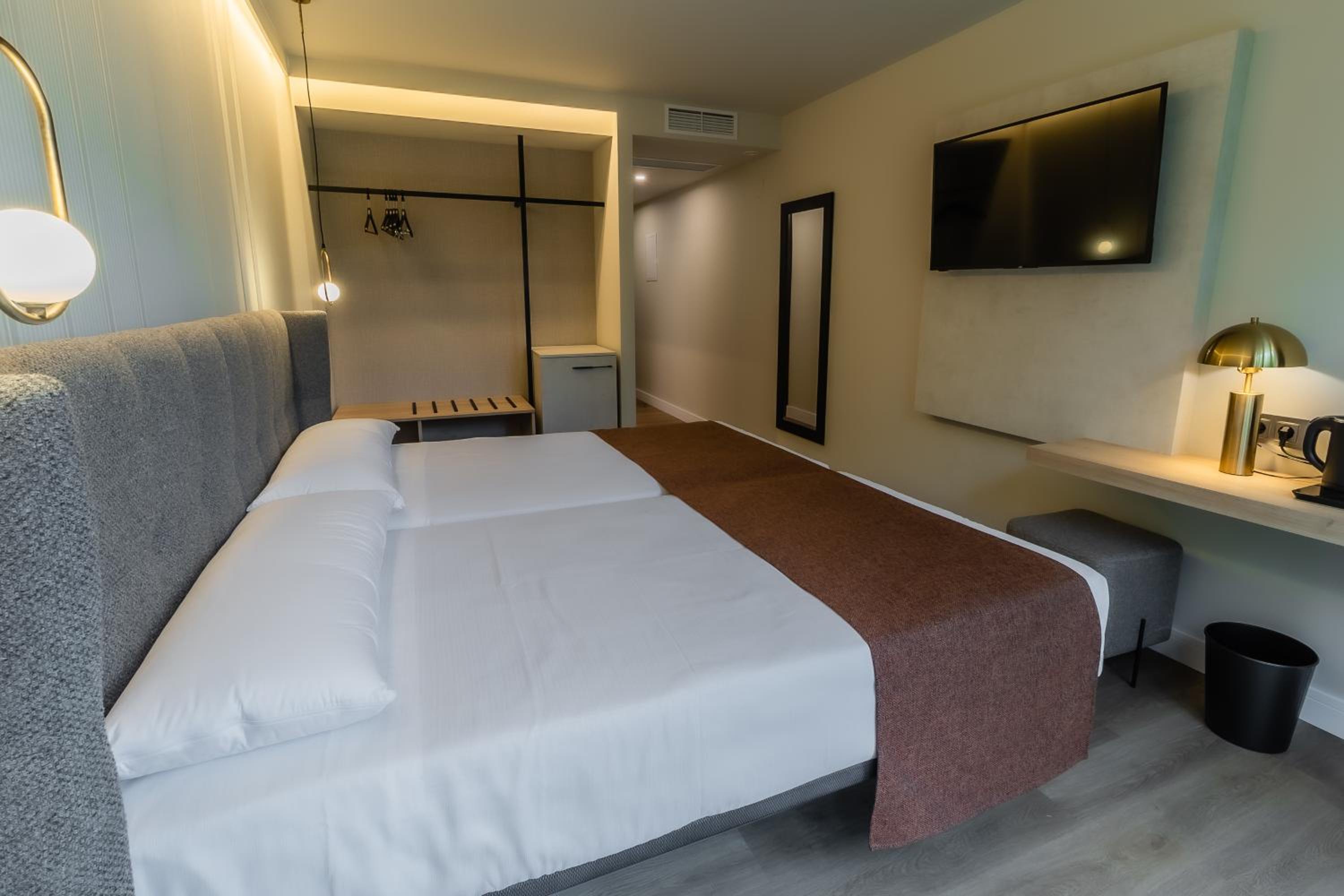 Double Room with Extra Bed - Photo 3