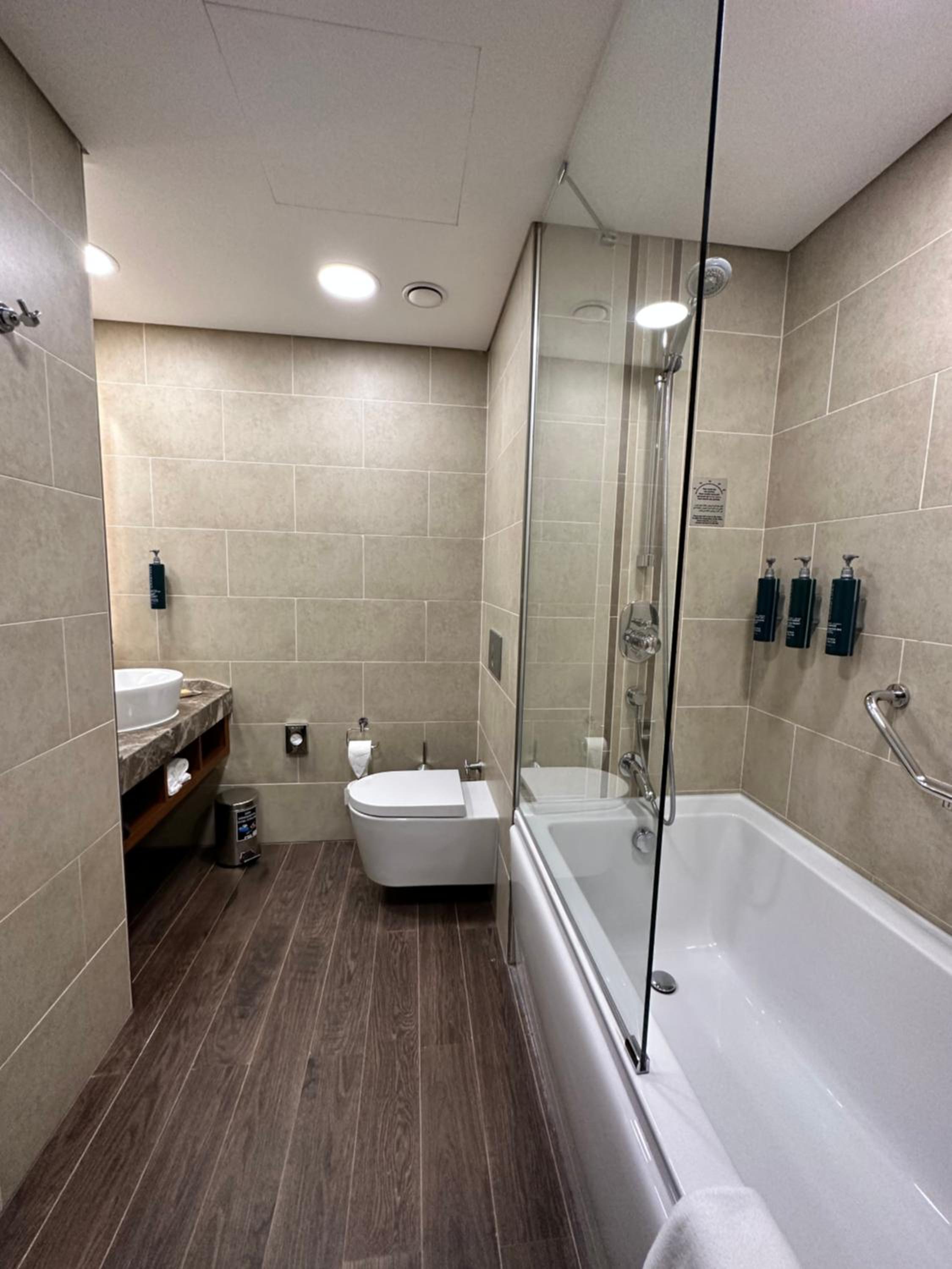 Triple Room with City View thumbnail 6