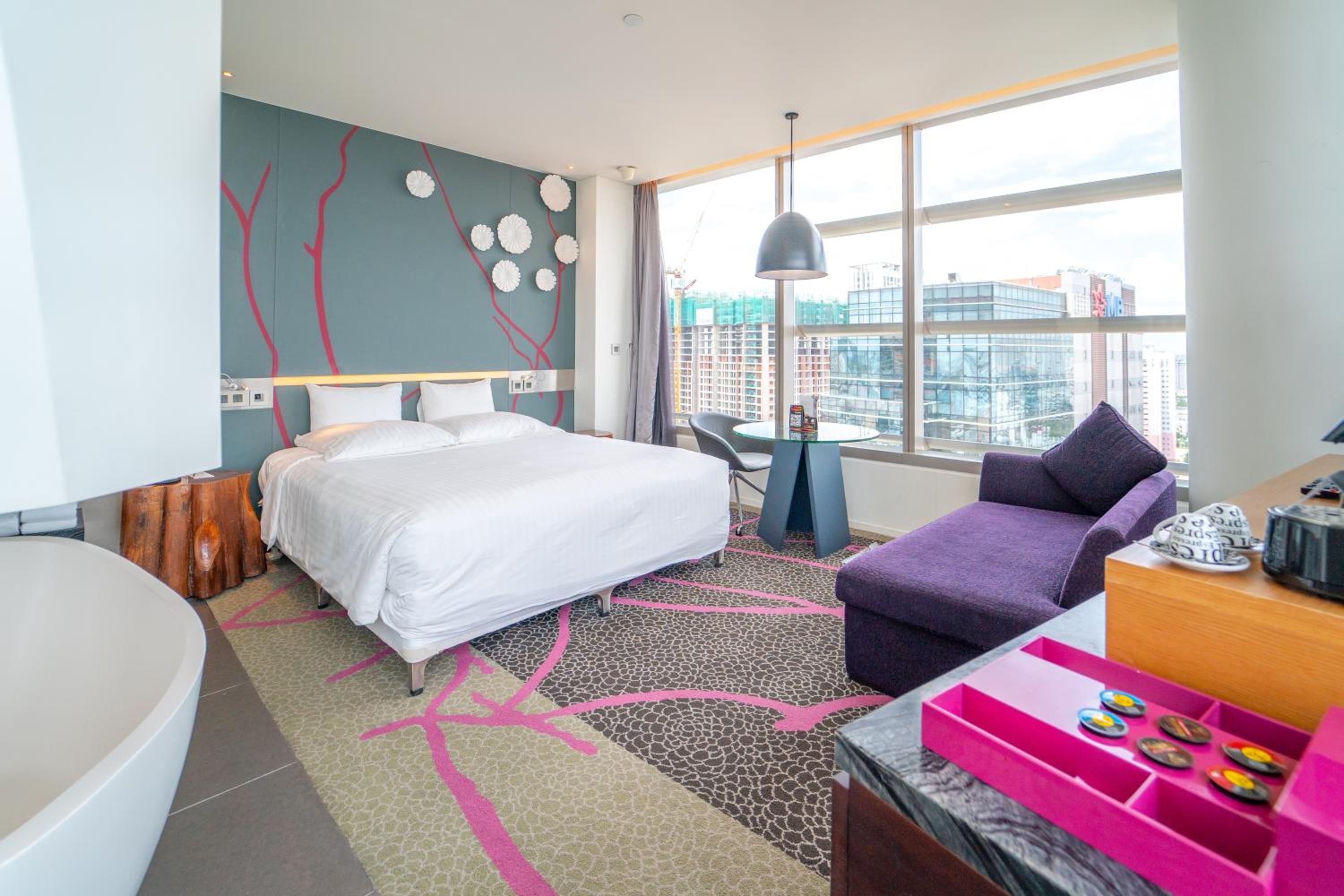 Deluxe King Room photo 3