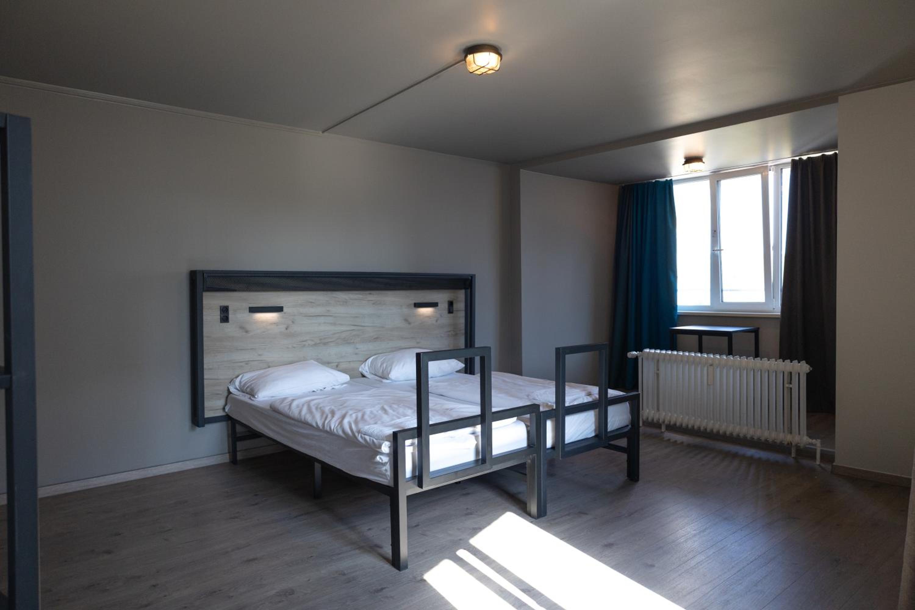 Twin Room - Photo 2