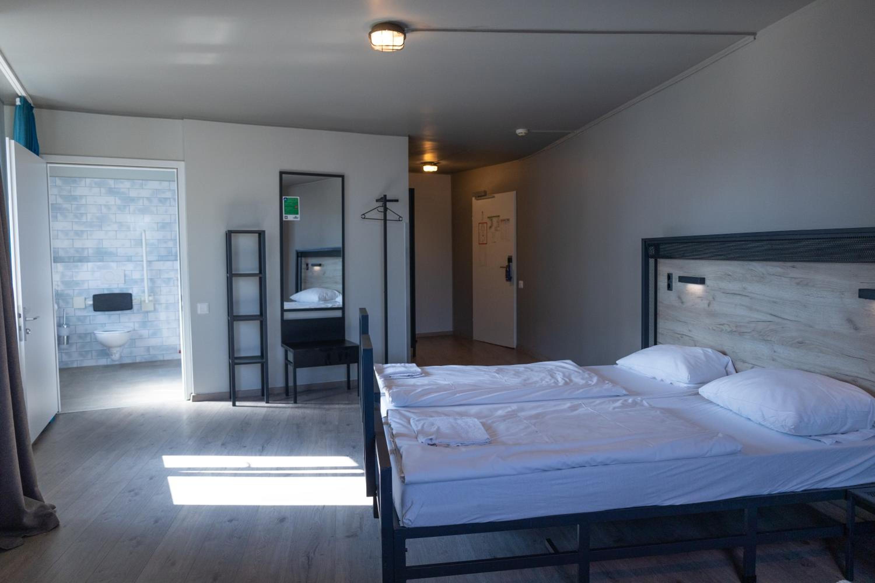 Twin Room - Photo 3