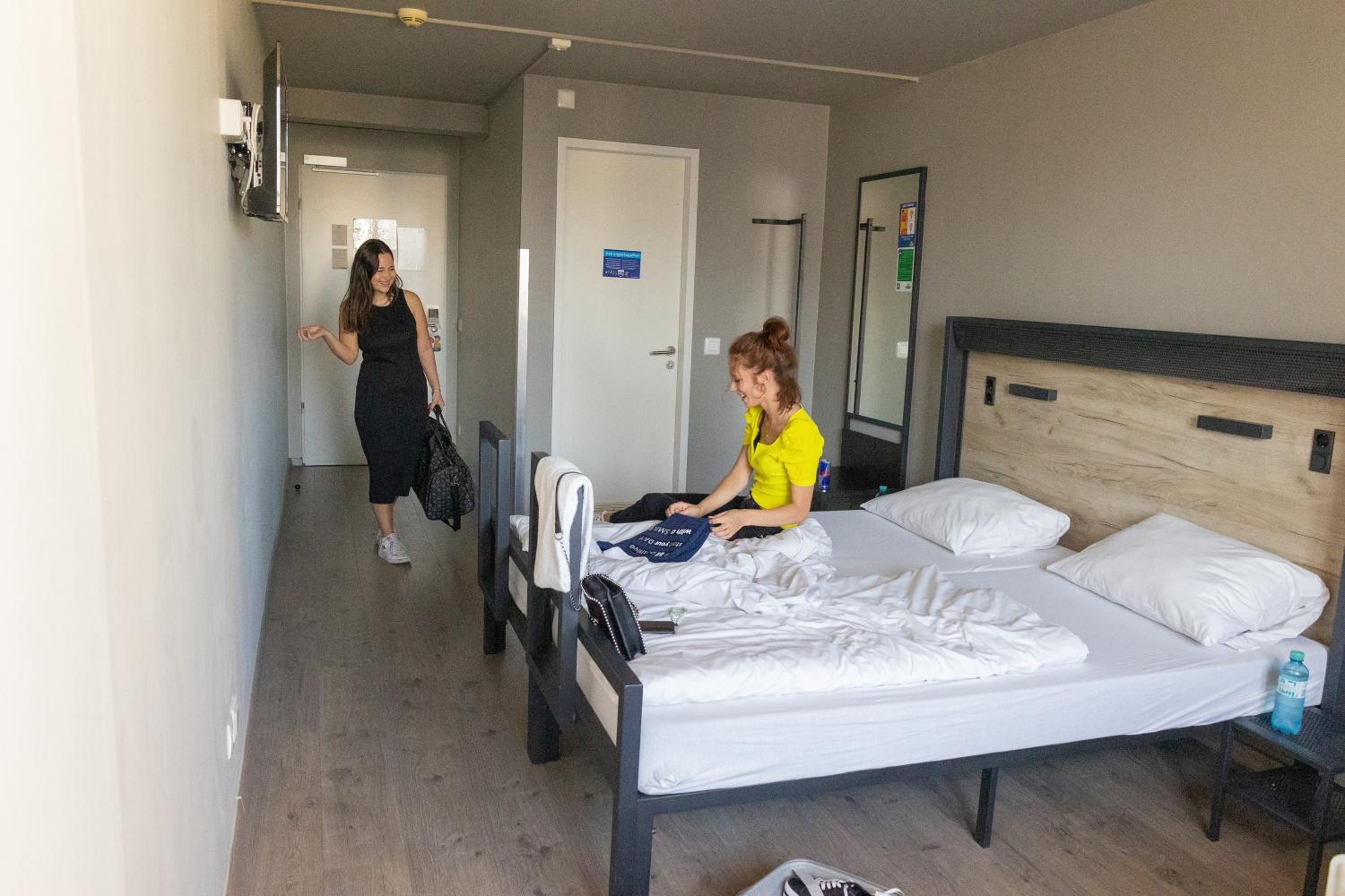 Twin Room - Photo 5