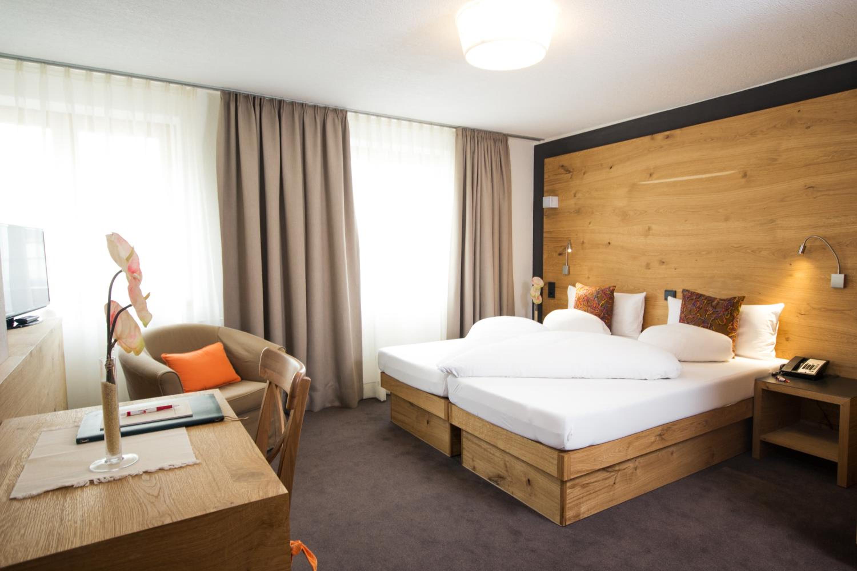 Double or Twin Room photo 3