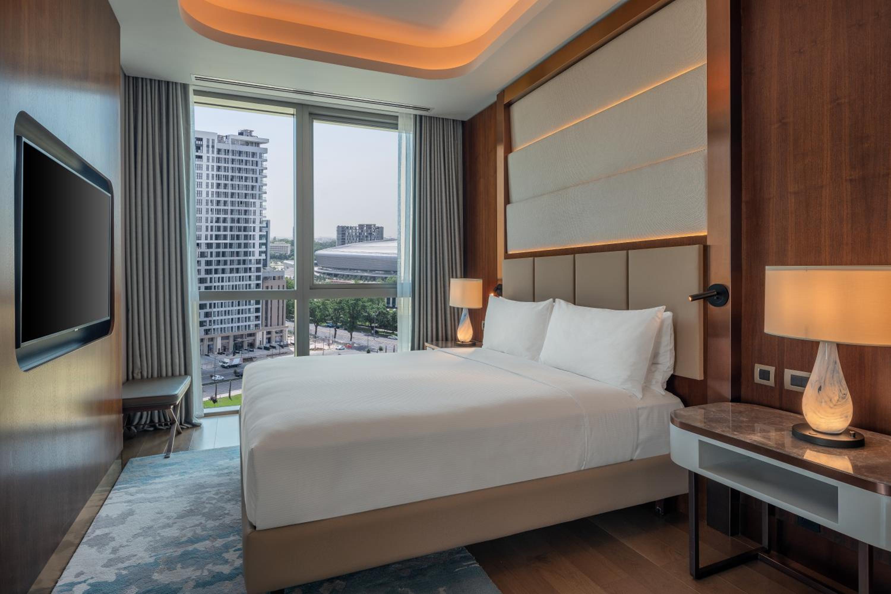 King Corner One Bedroom Suite with Kitchenette and Executive Lounge Access photo 1