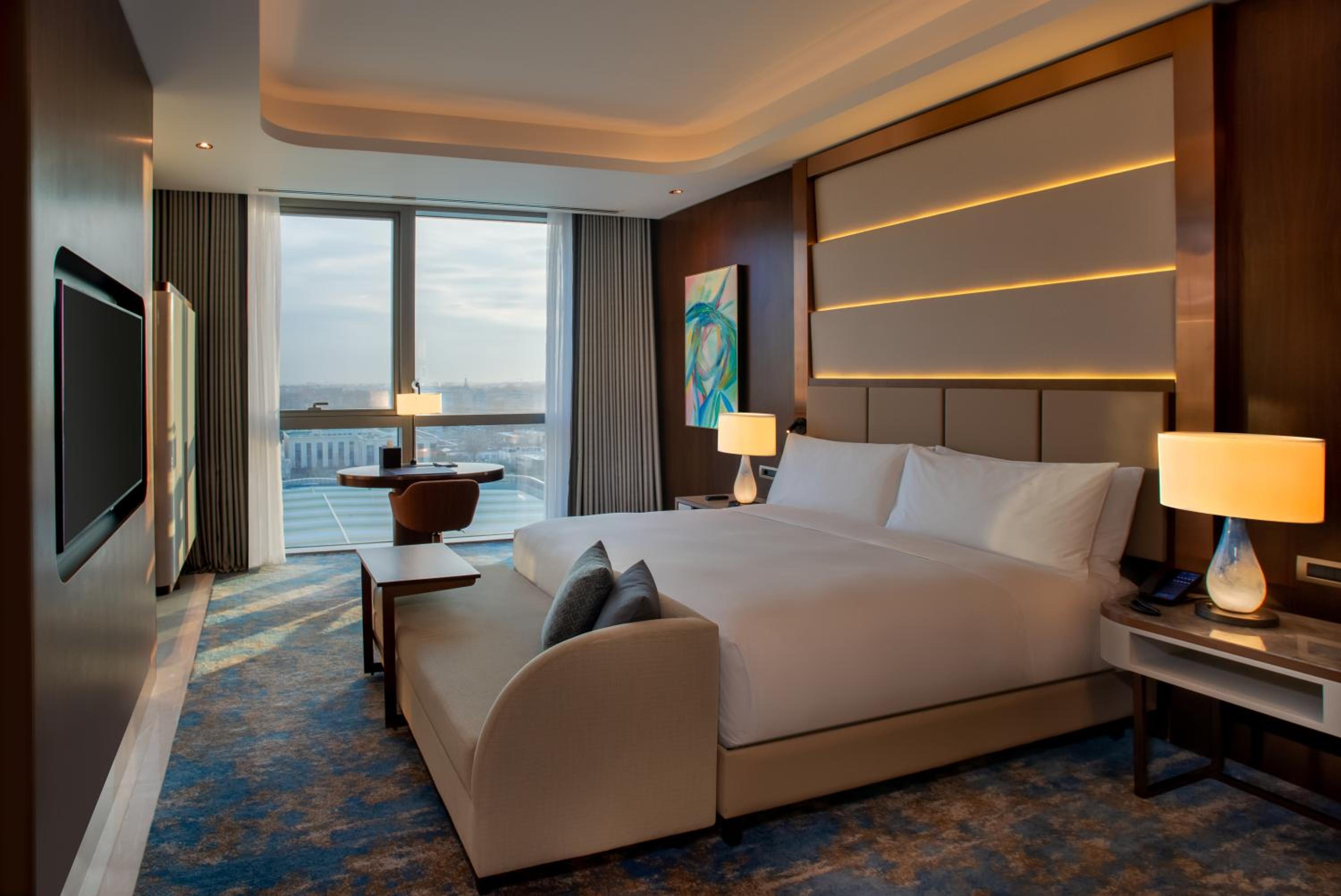 King Guest Room - Photo 5