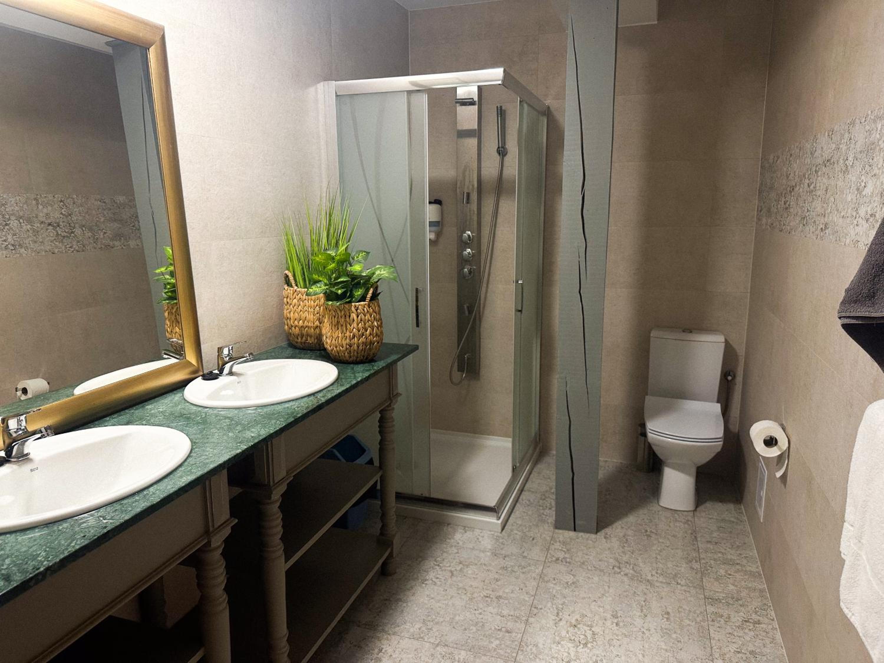 Deluxe Quadruple Room photo 2