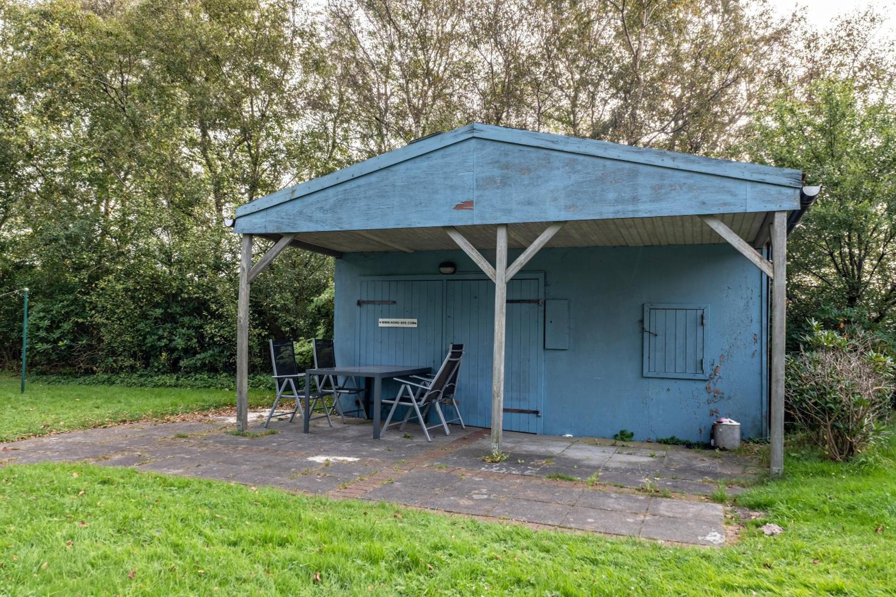 One-Bedroom Apartment with Garden photo 3