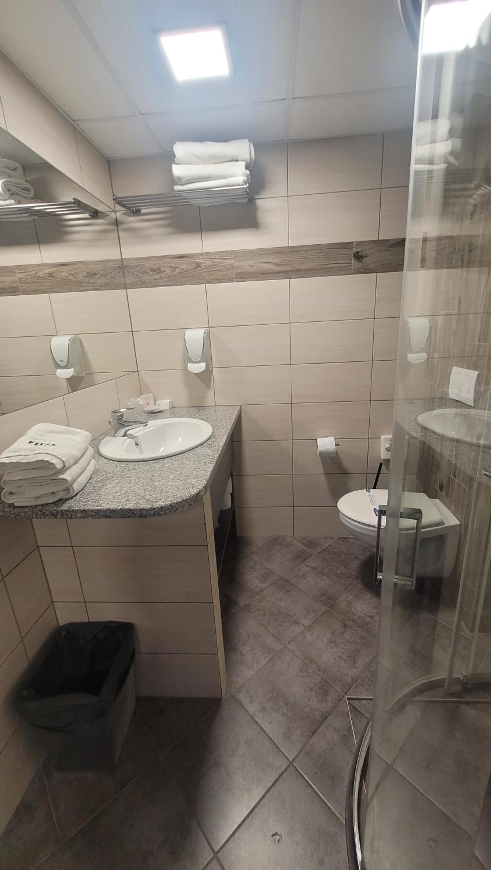 Deluxe Quadruple Room - Photo 3
