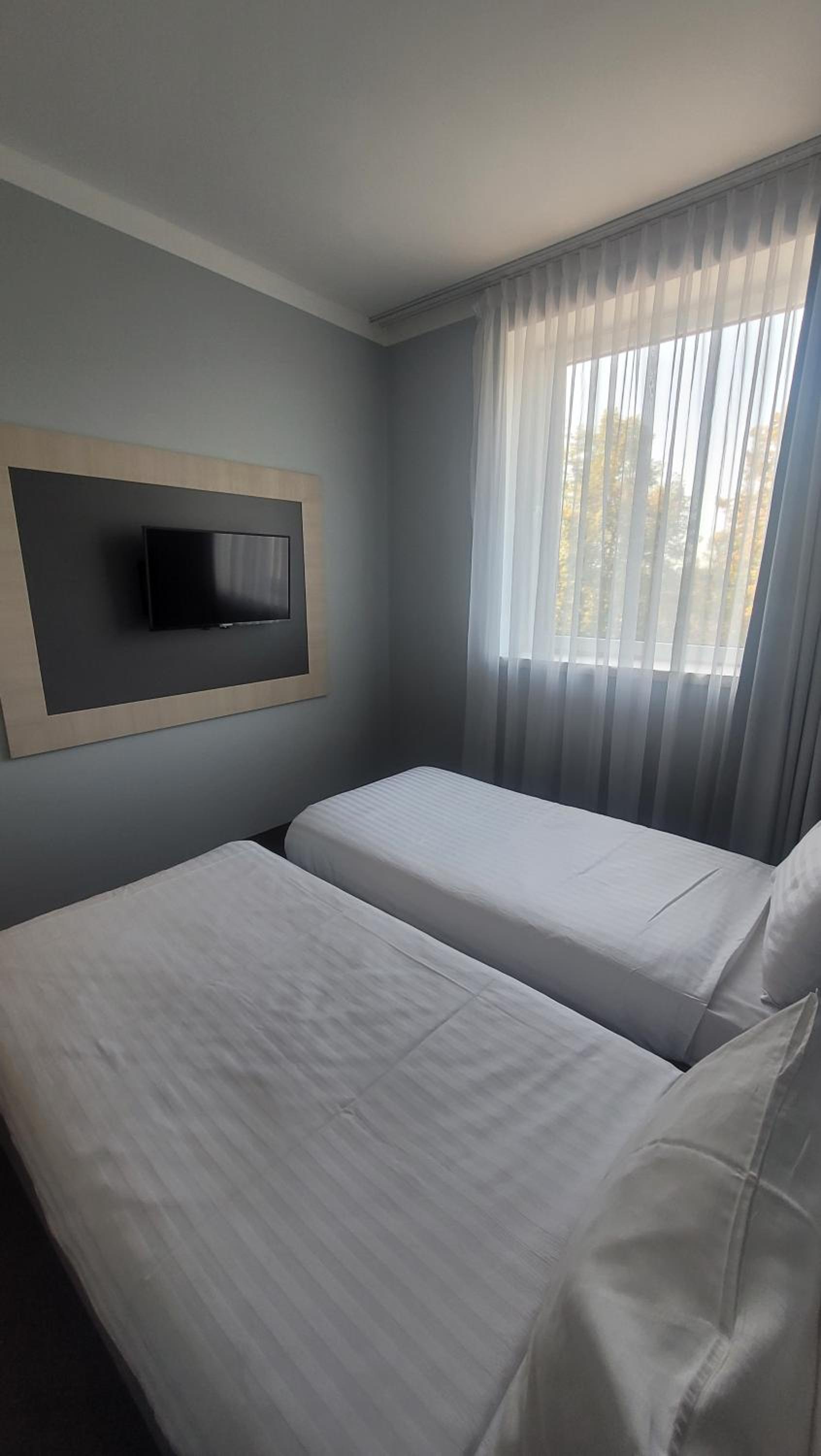 Deluxe Quadruple Room - Photo 6