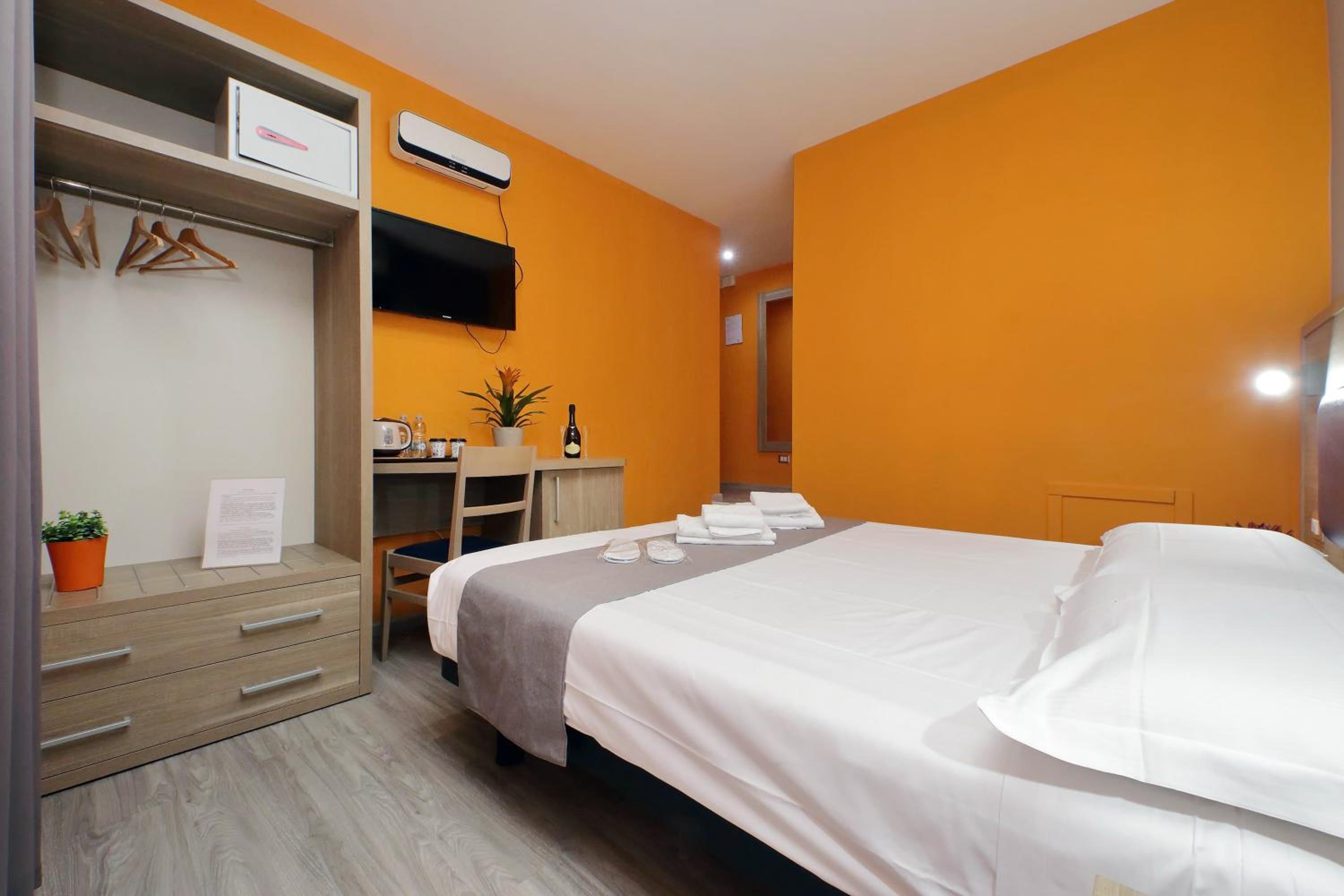 Economy Double Room photo 1