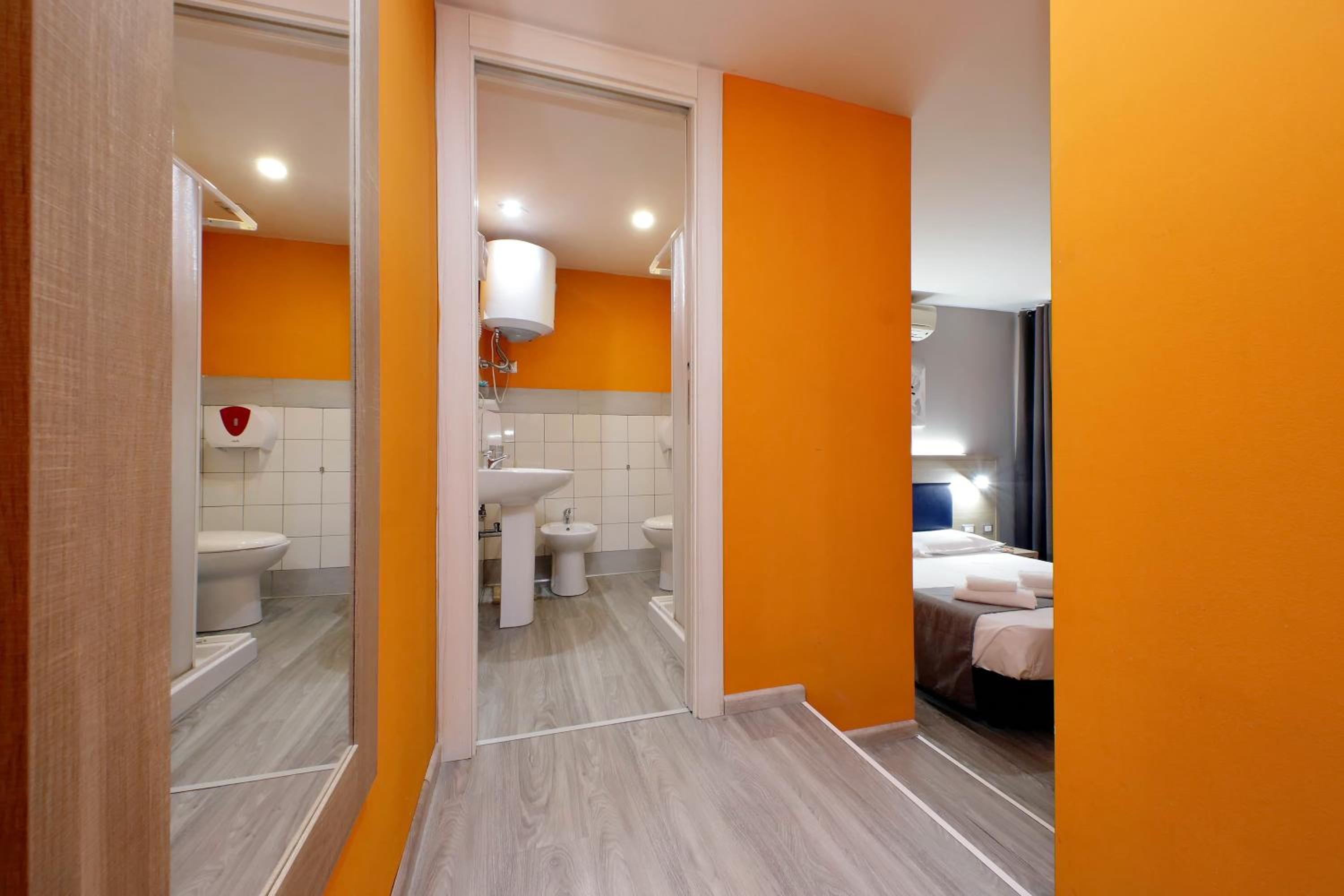 Economy Double Room photo 2