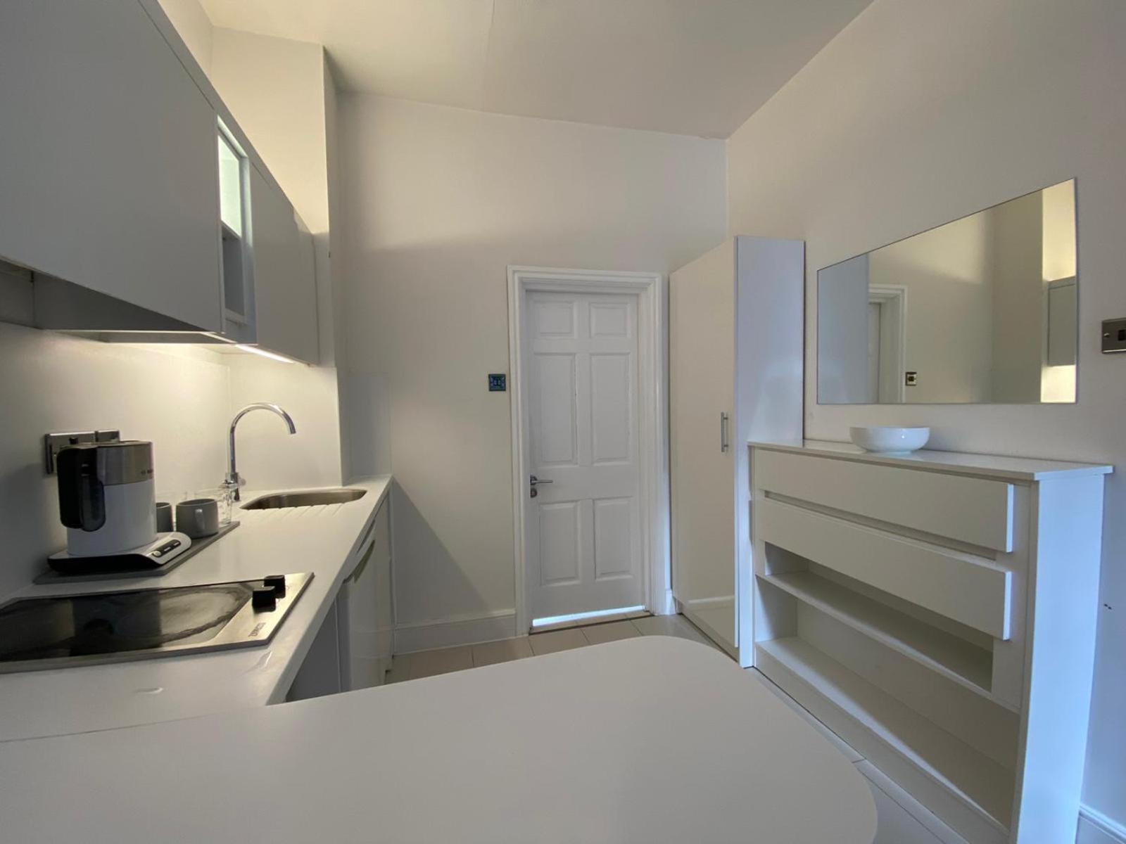 Deluxe Double Studio - Photo 8
