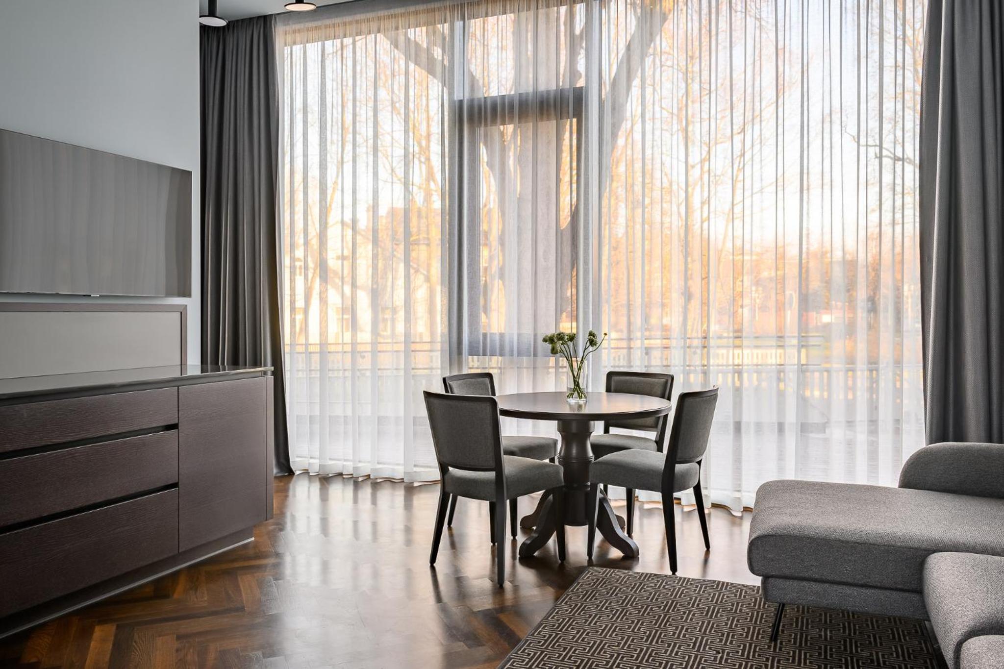 One-Bedroom Apartment - Photo 15