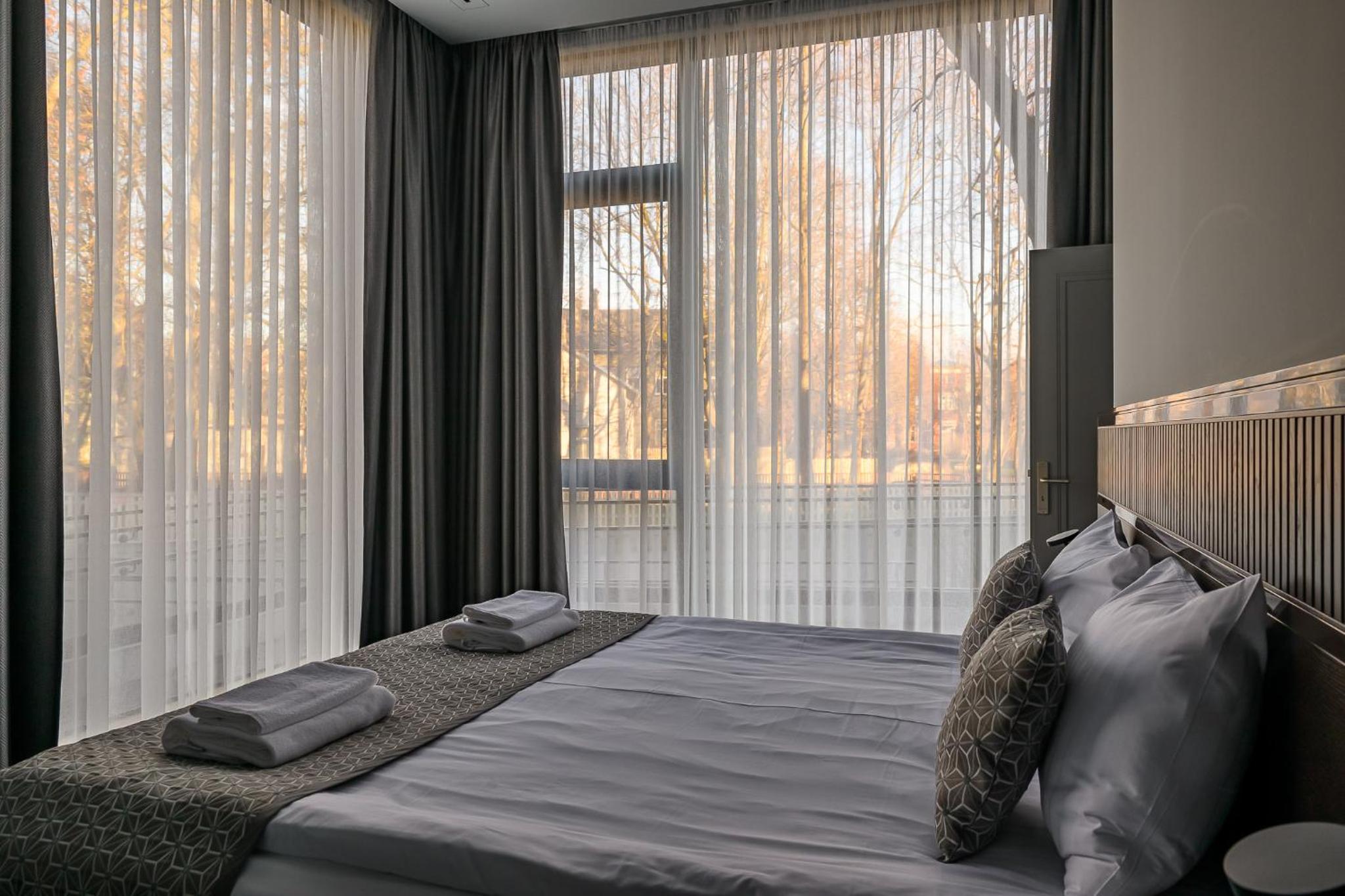 One-Bedroom Apartment - Photo 14