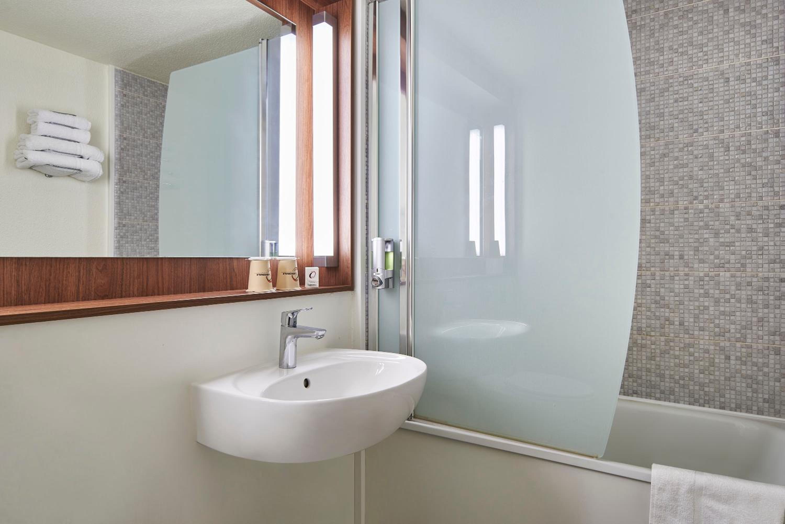 Standard Double Room - Photo 4