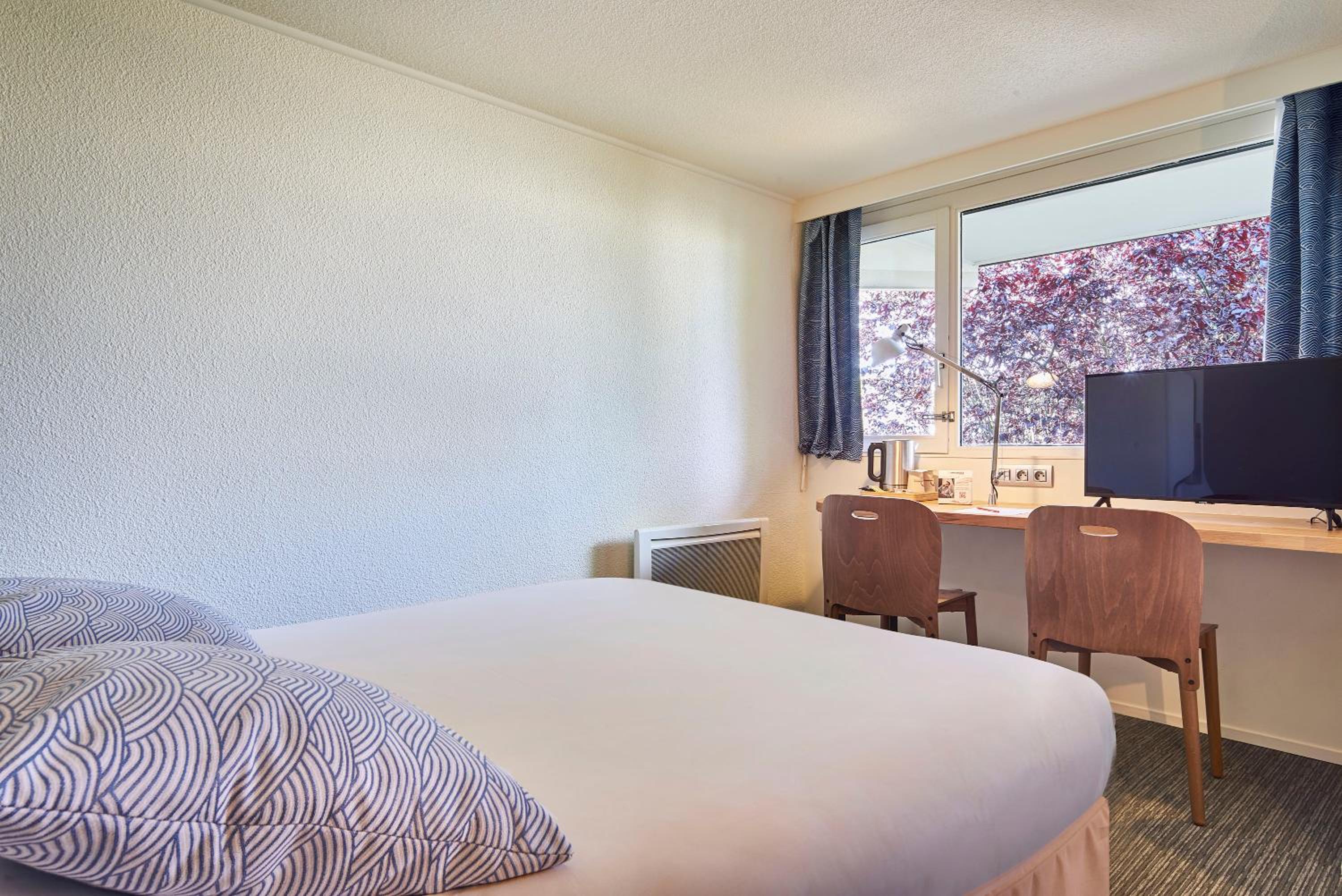Standard Double Room - Photo 3