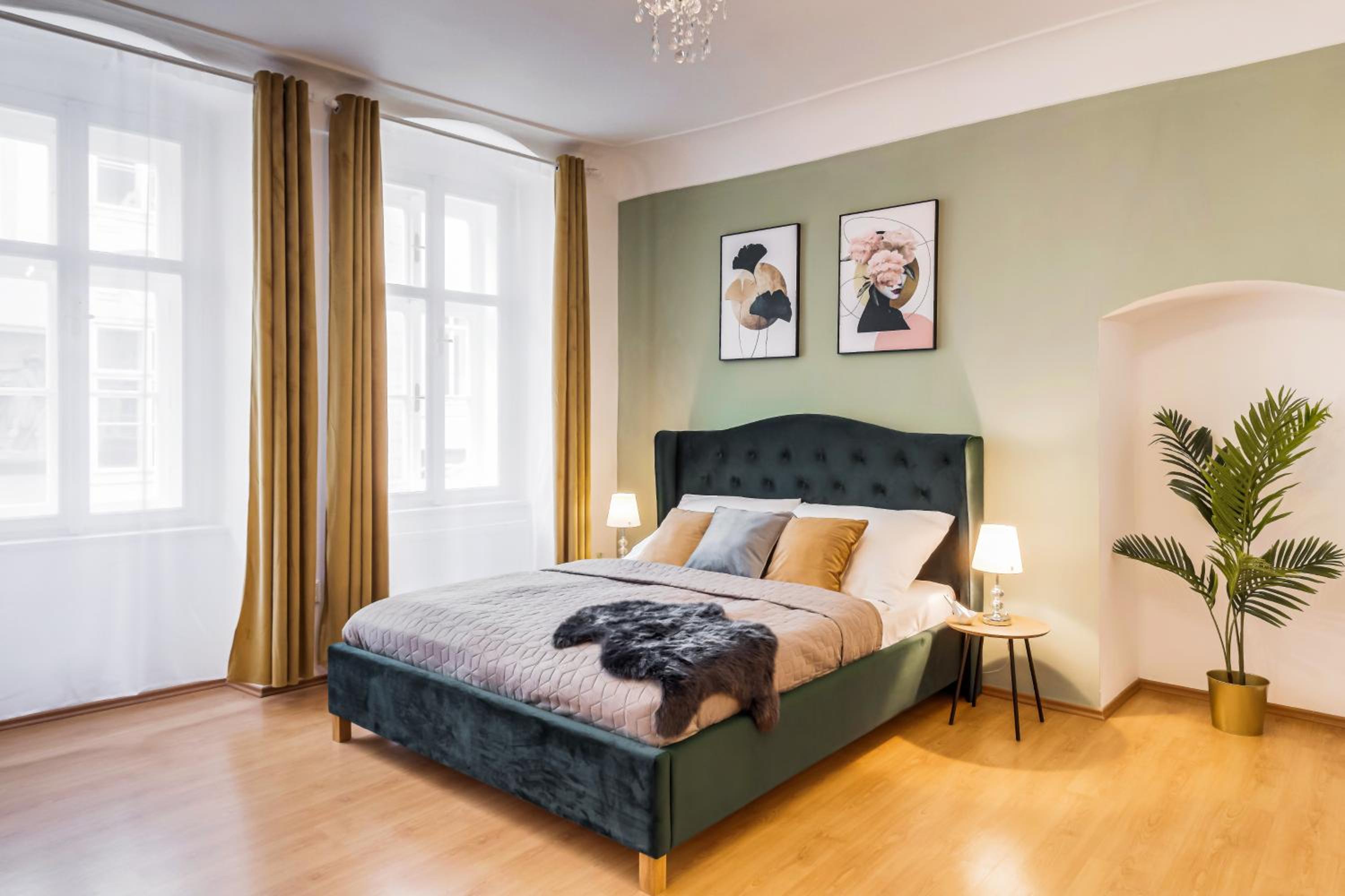 Deluxe Apartment