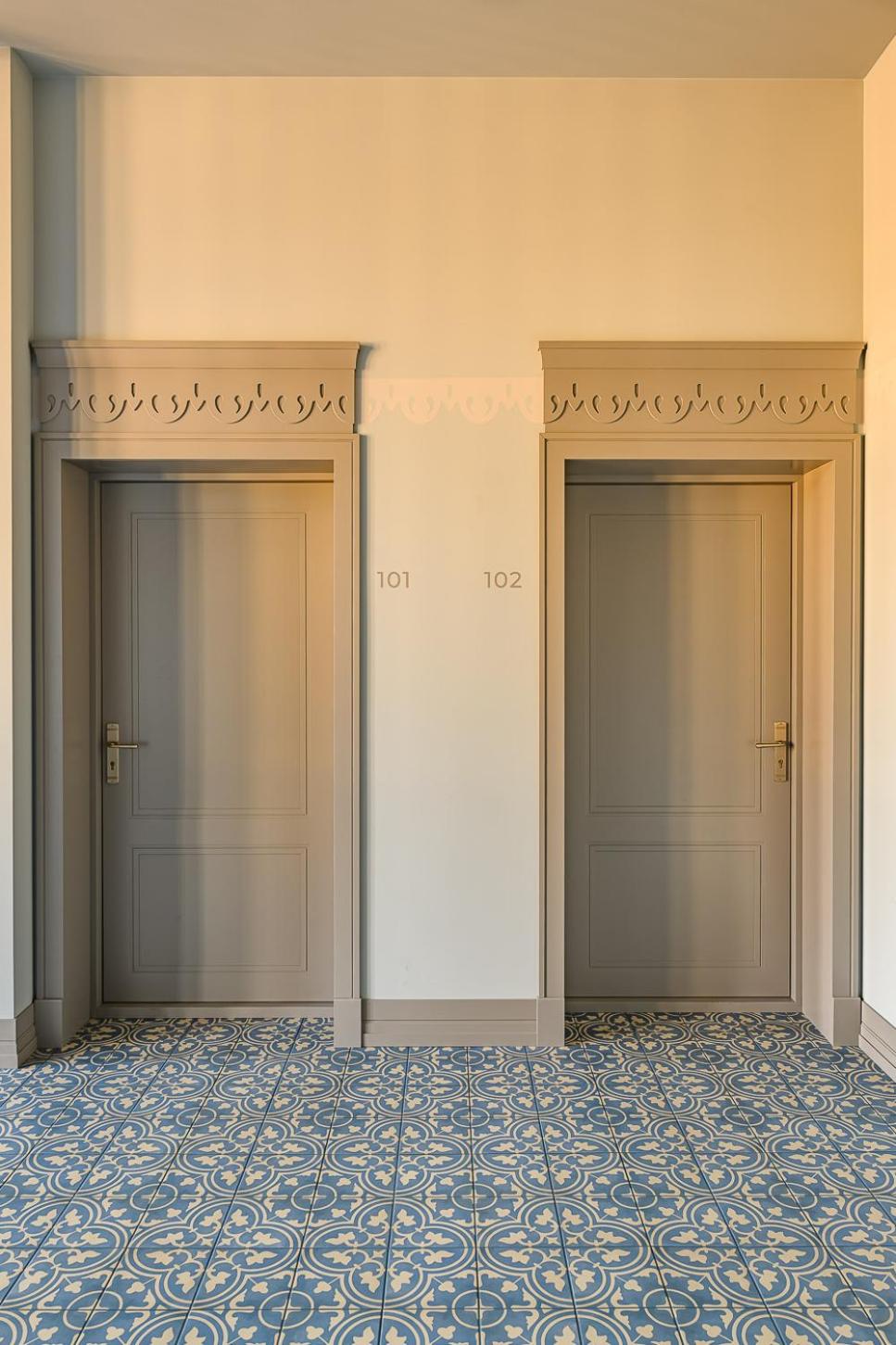 Two-Bedroom Apartment - Photo 23