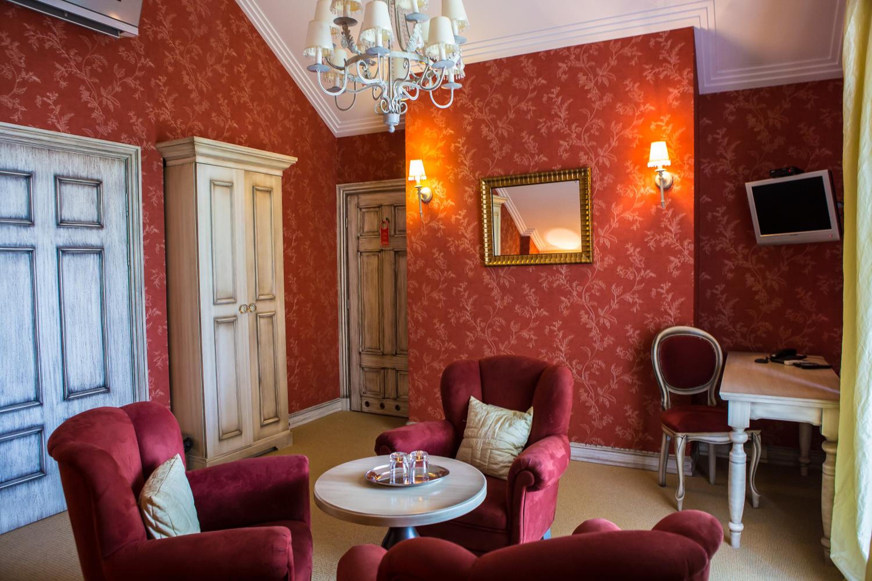 Junior Suite (2 Adults) - Photo 9