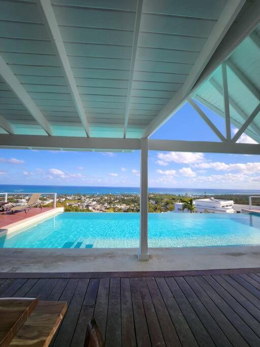 Villa photo 2