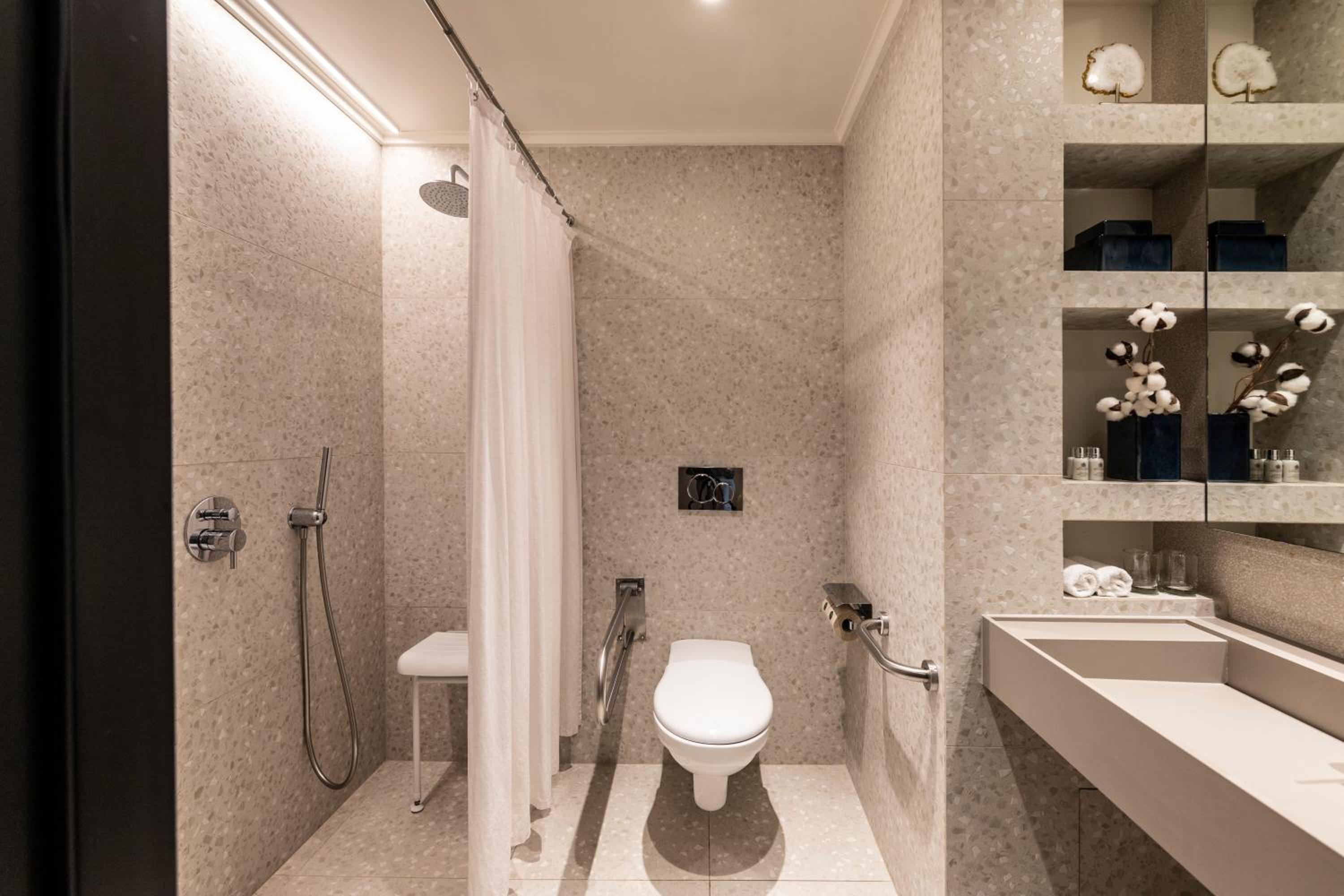 Double or Twin Room - Disability Access photo 2