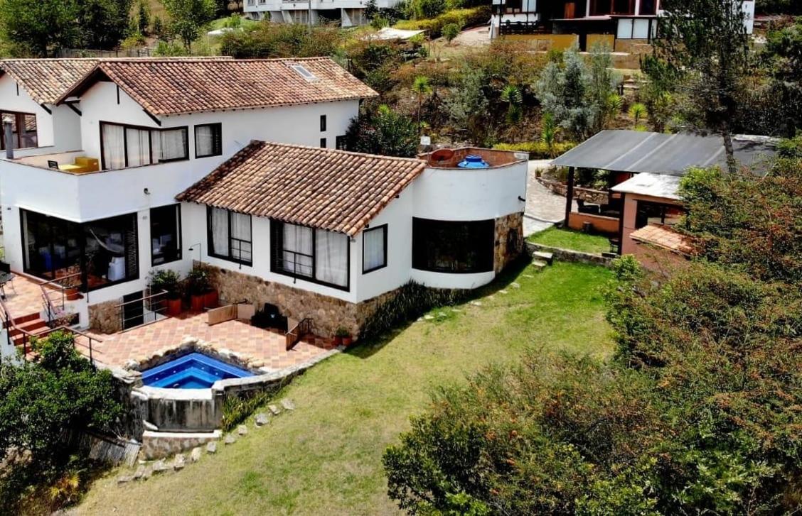 Four-Bedroom House photo 1