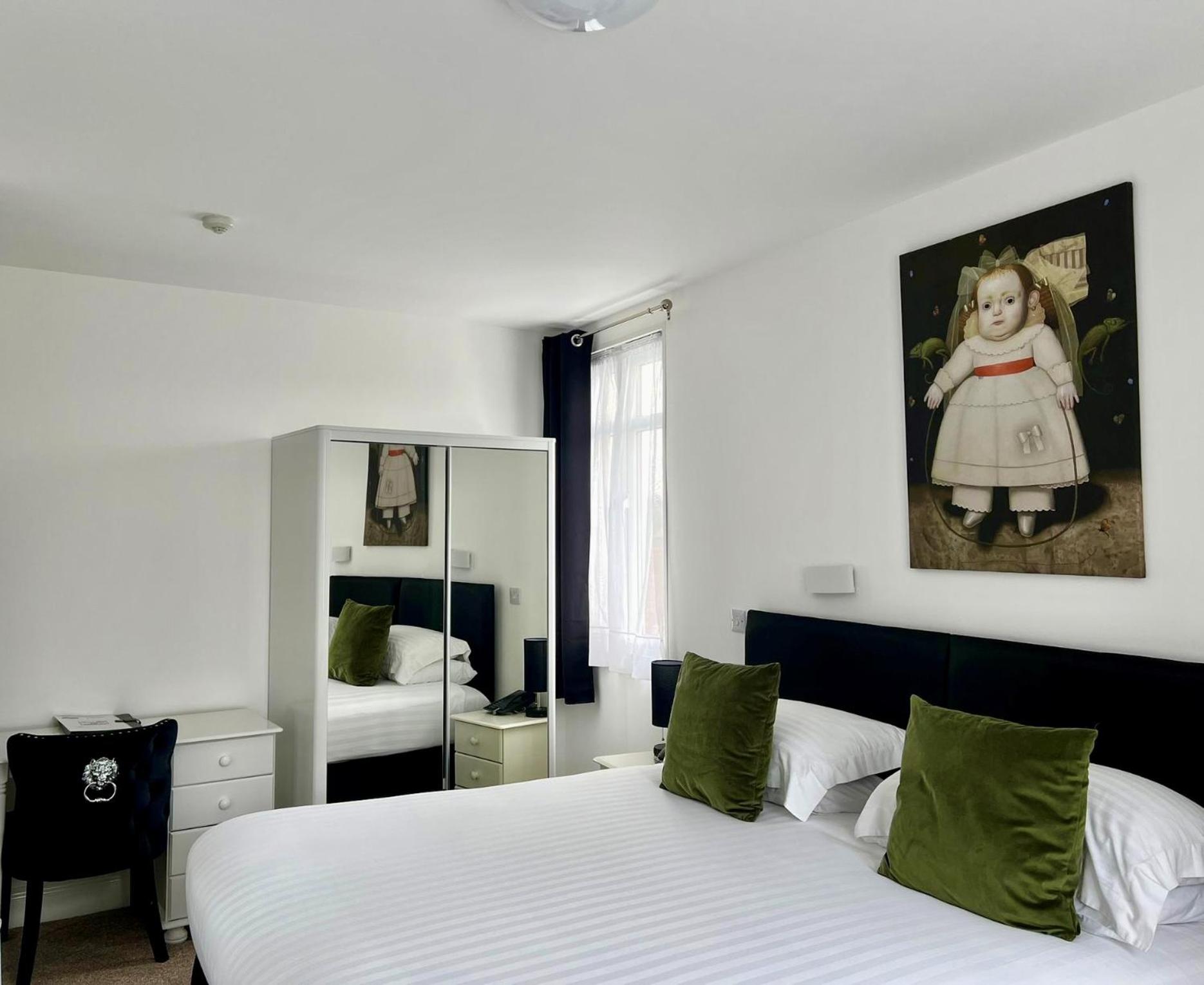 Triple Room with Kitchenette - Photo 4