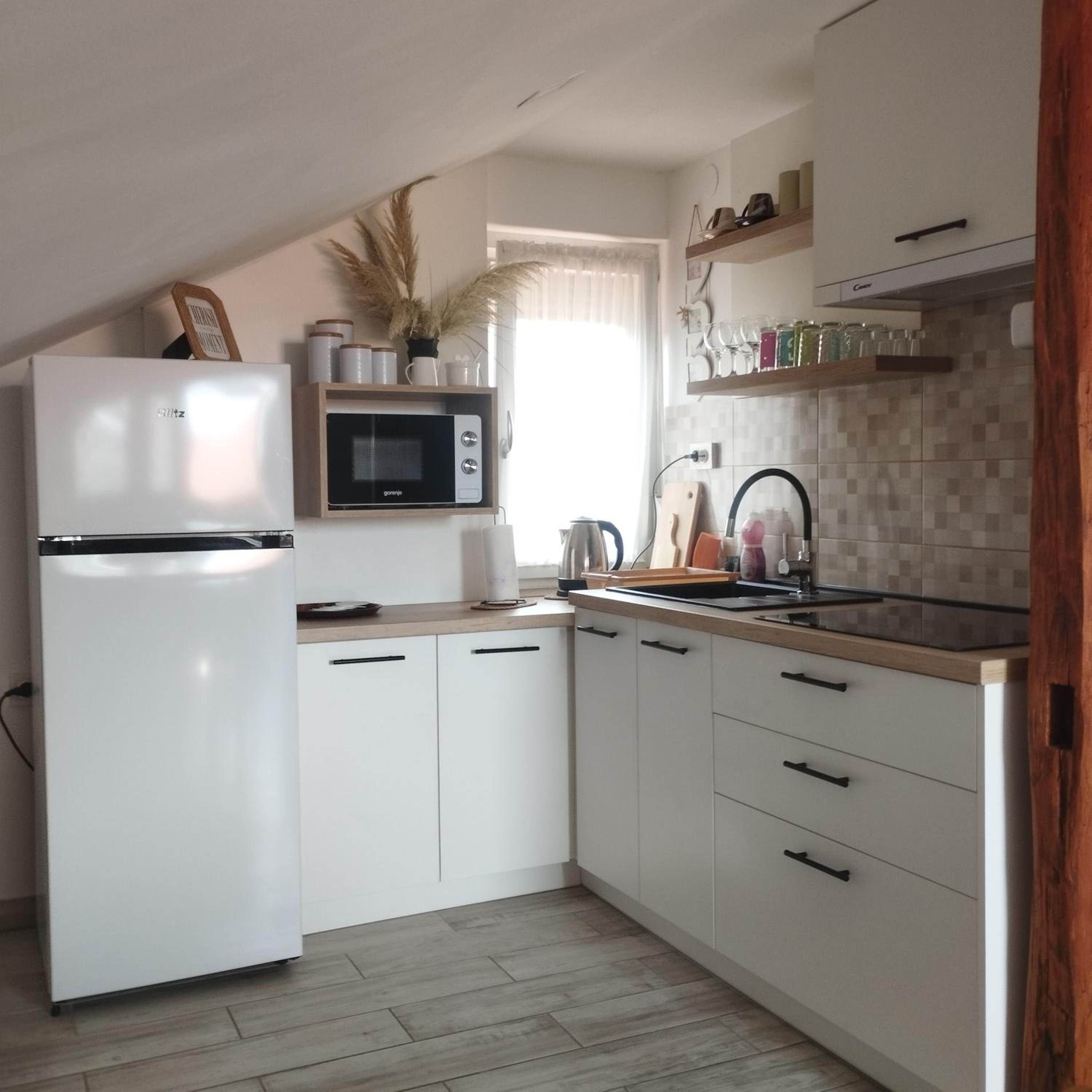 Studio Apartment - Photo 2