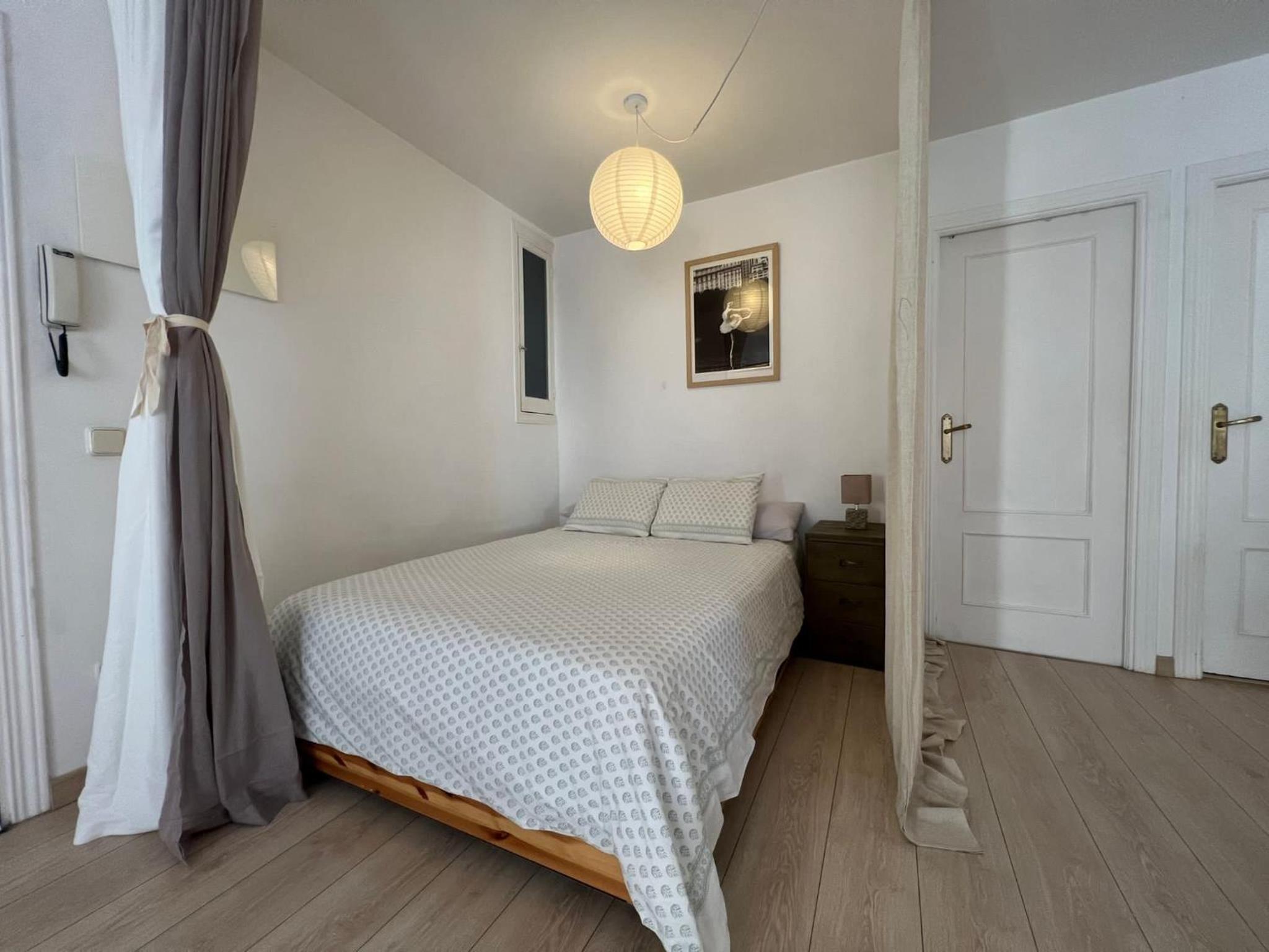 One-Bedroom Apartment photo 2