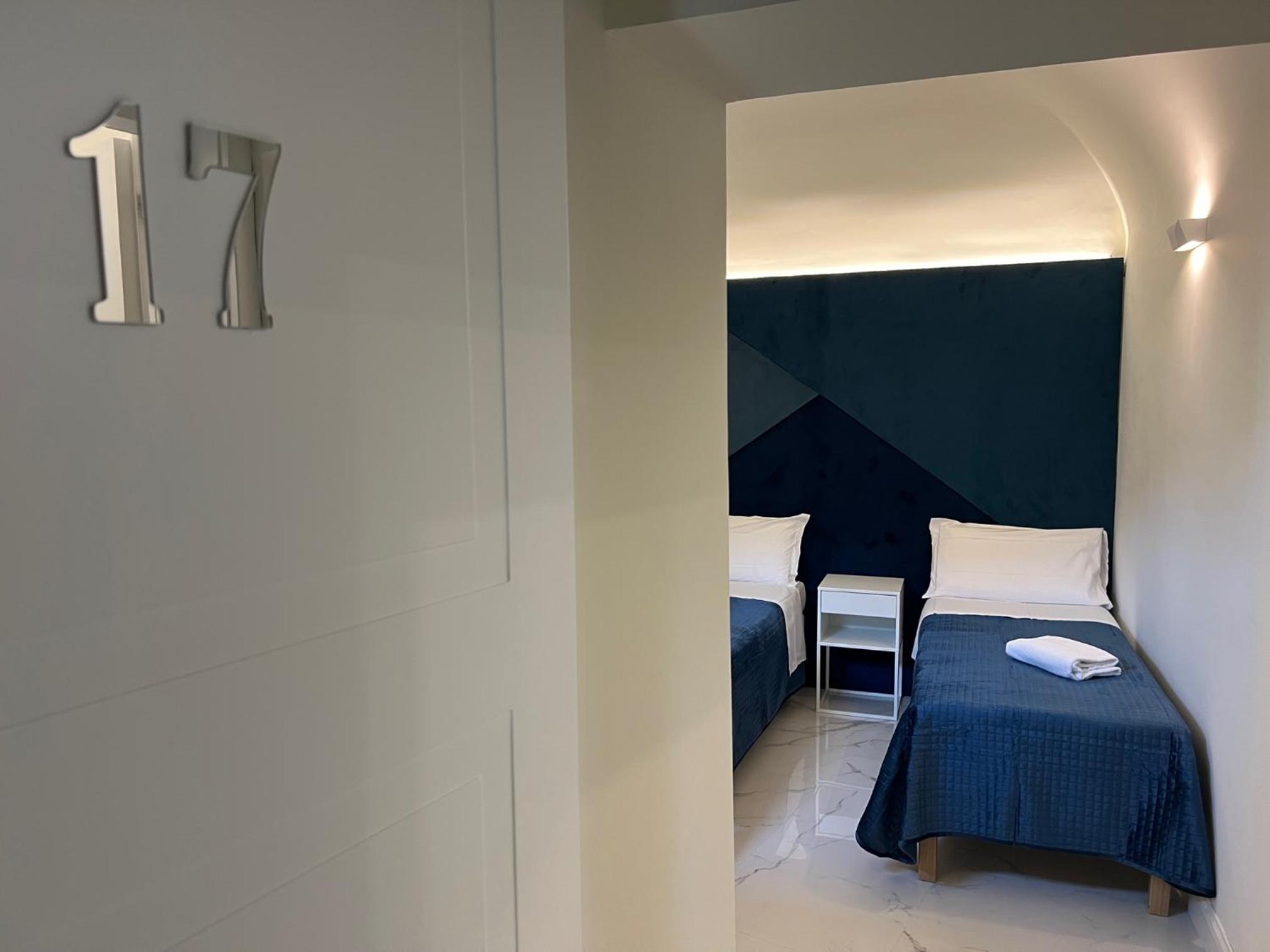 Double or Twin Room - Photo 6