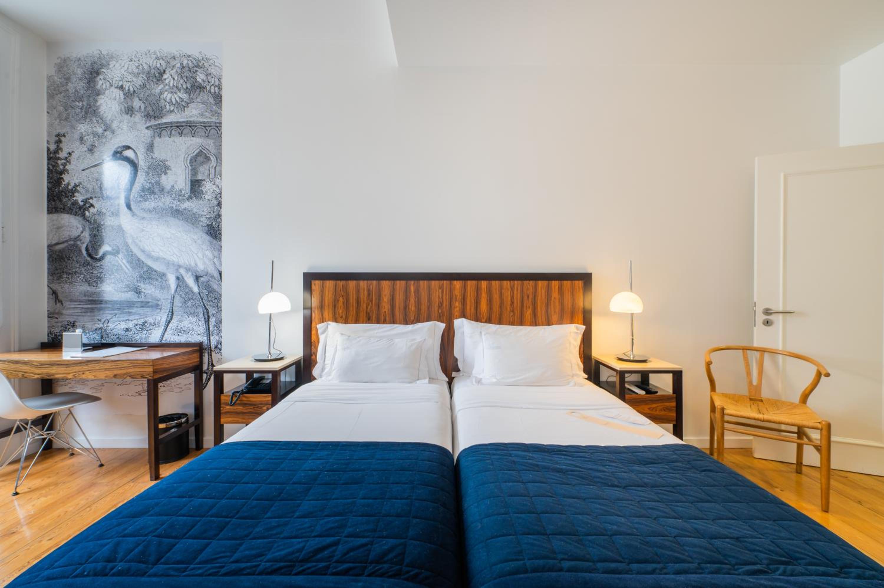 Twin Room with Street View