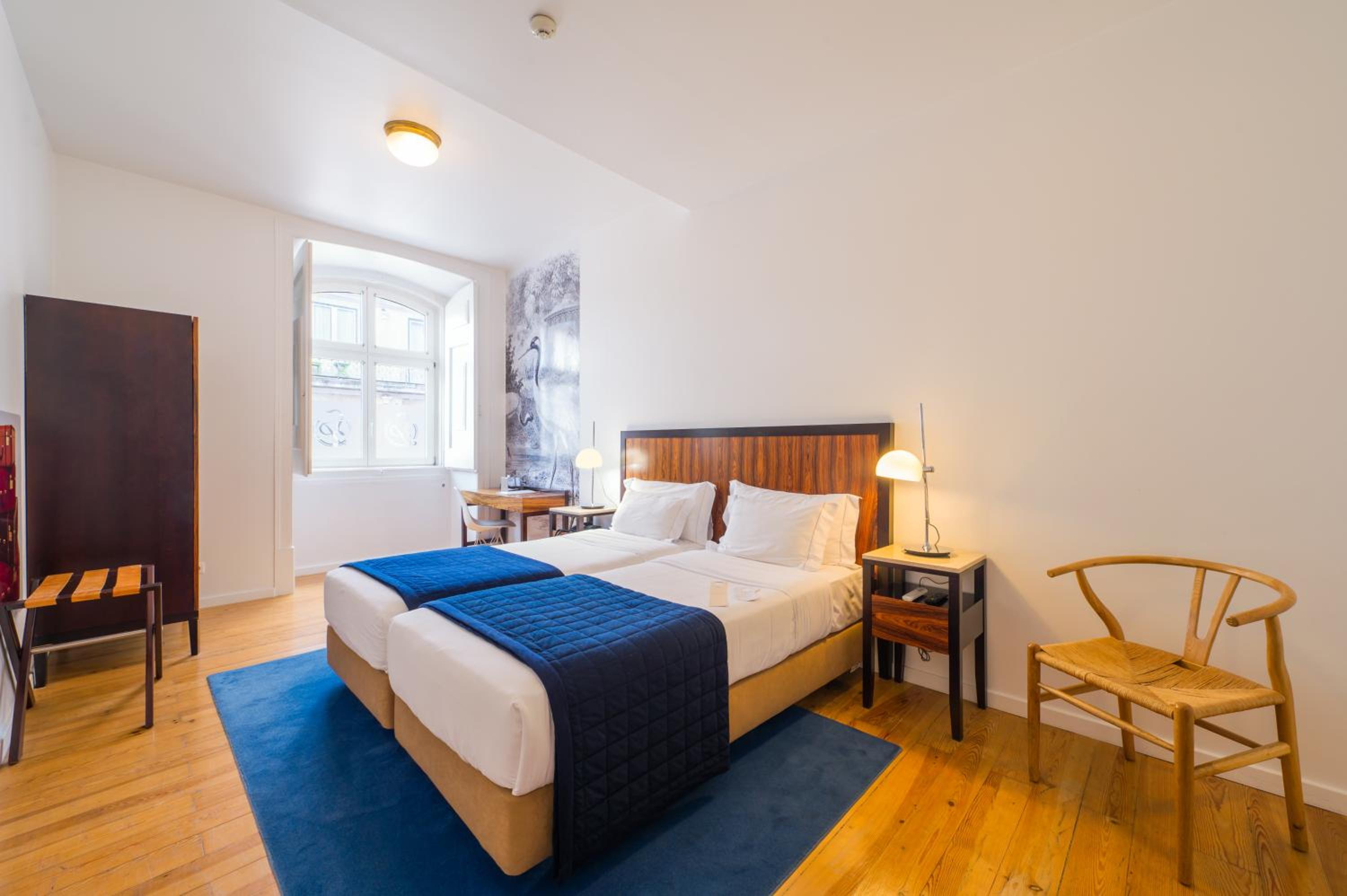 Twin Room with Street View