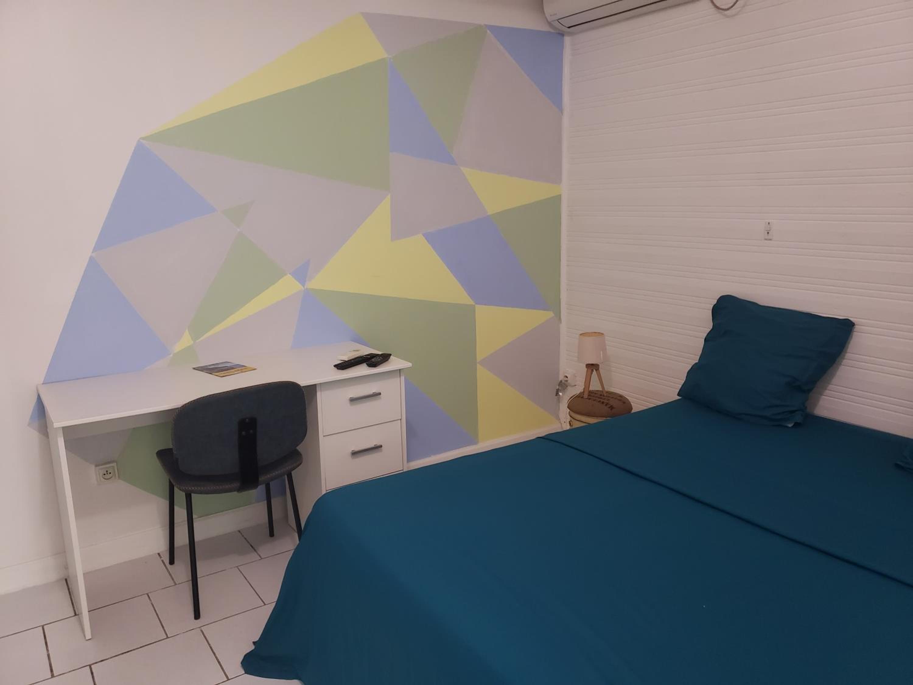 One-Bedroom Apartment - Photo 4