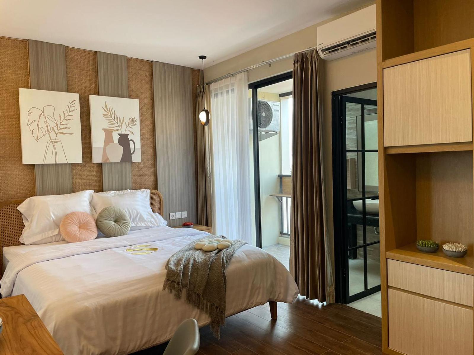 Deluxe Double Room - Photo 9
