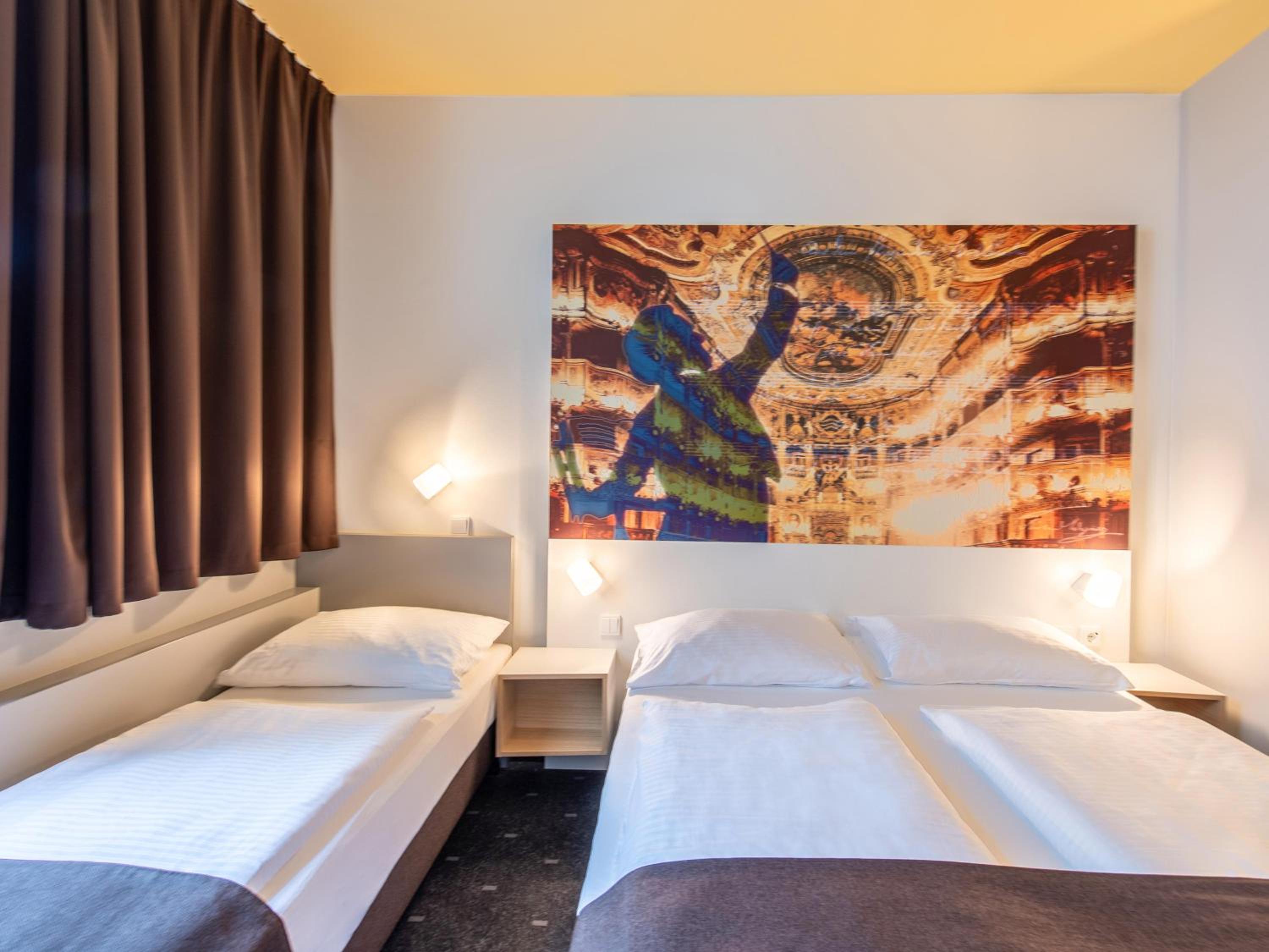 Triple Room thumbnail 5