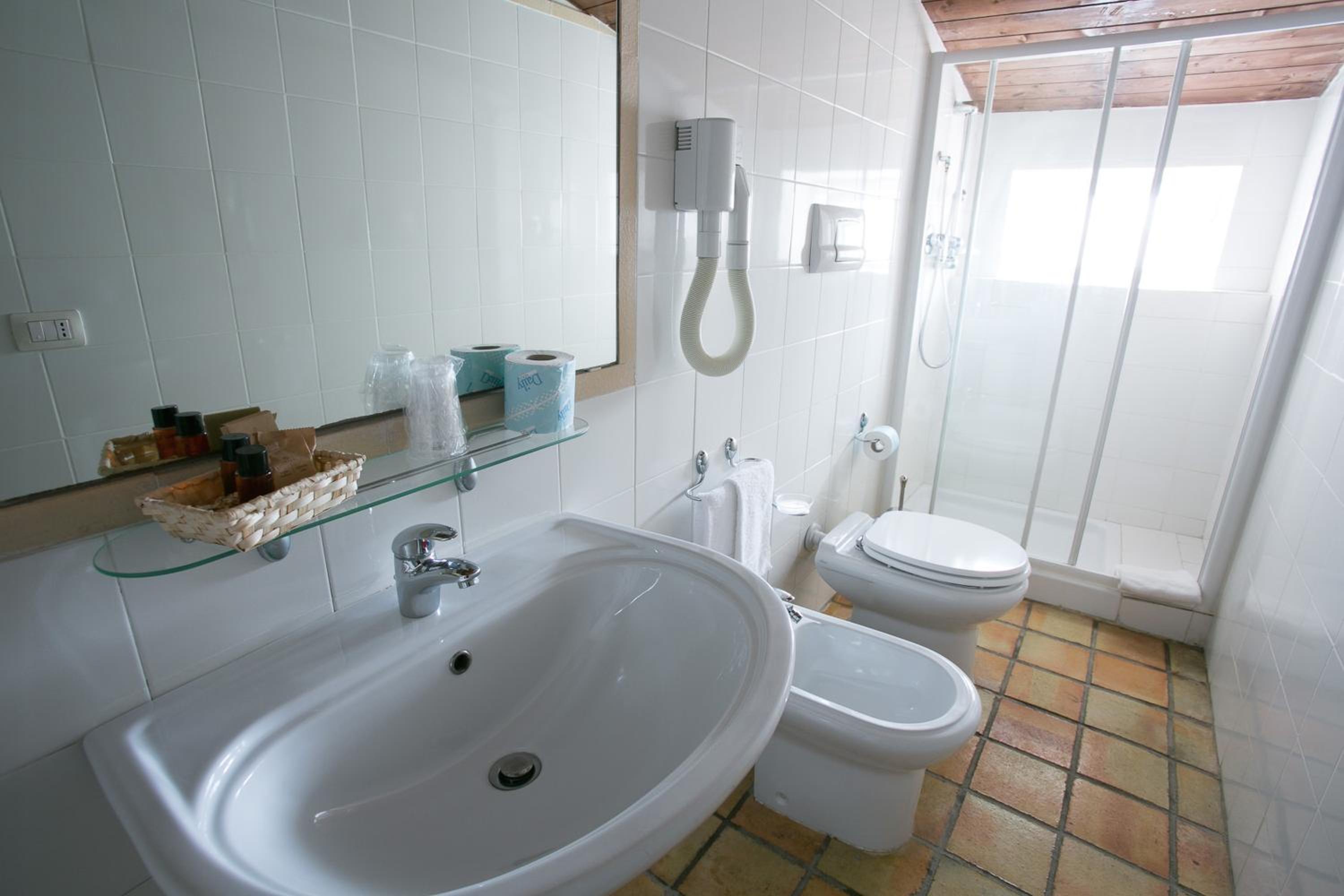 Triple Room - Photo 2
